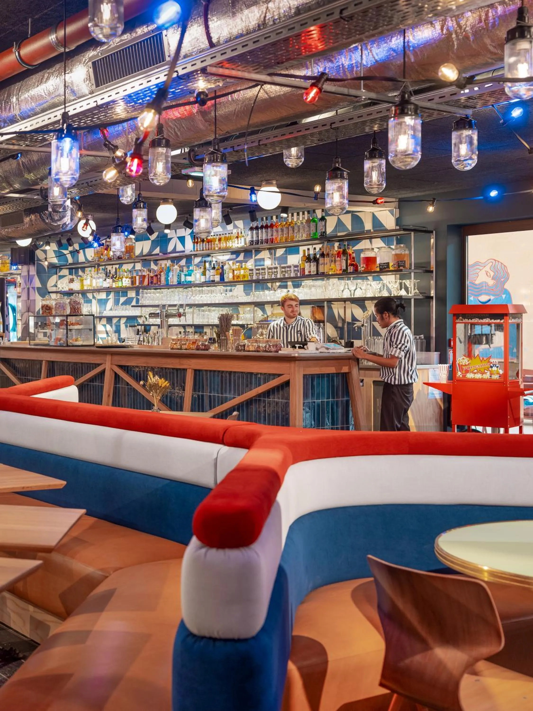 Restaurant/places to eat in Eklo Hotels Montpellier Centre Gare Saint-Roch