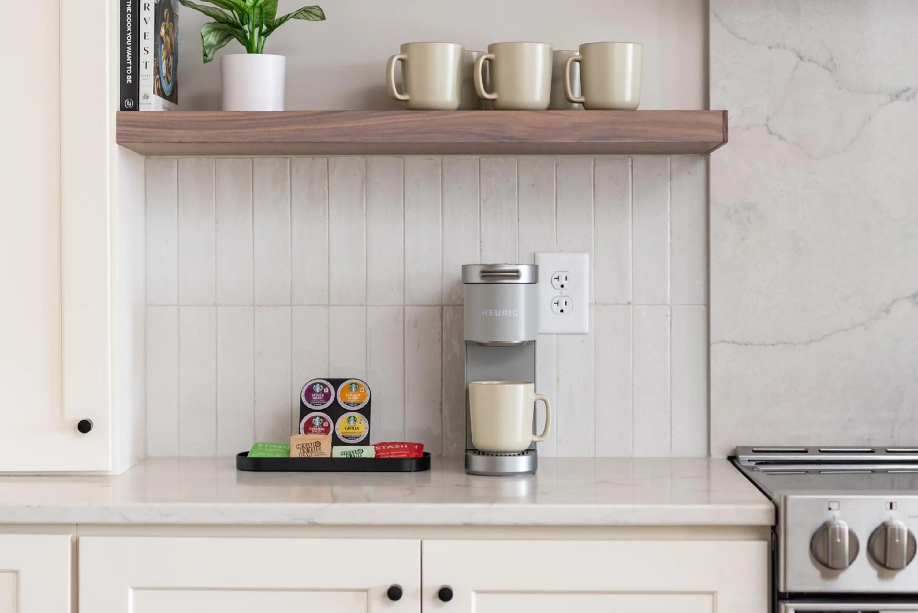 Coffee/tea facilities in The Eighteen by Locale