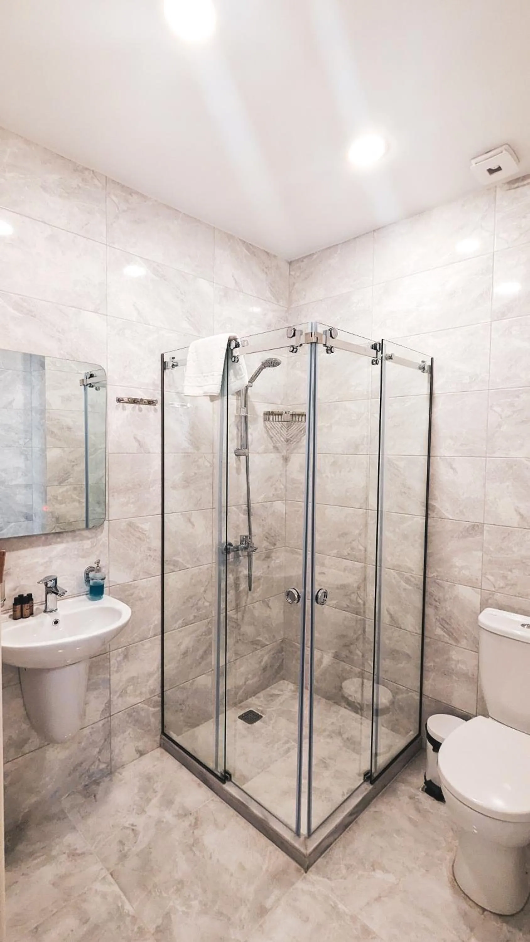 Shower in GG ApartHotel