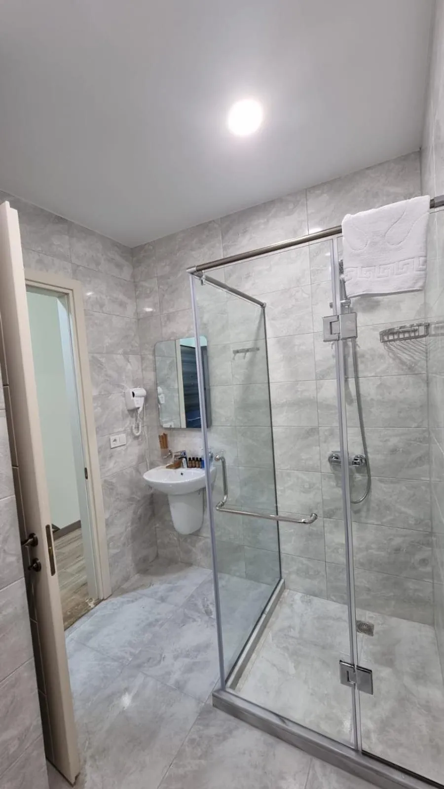 Shower in GG ApartHotel