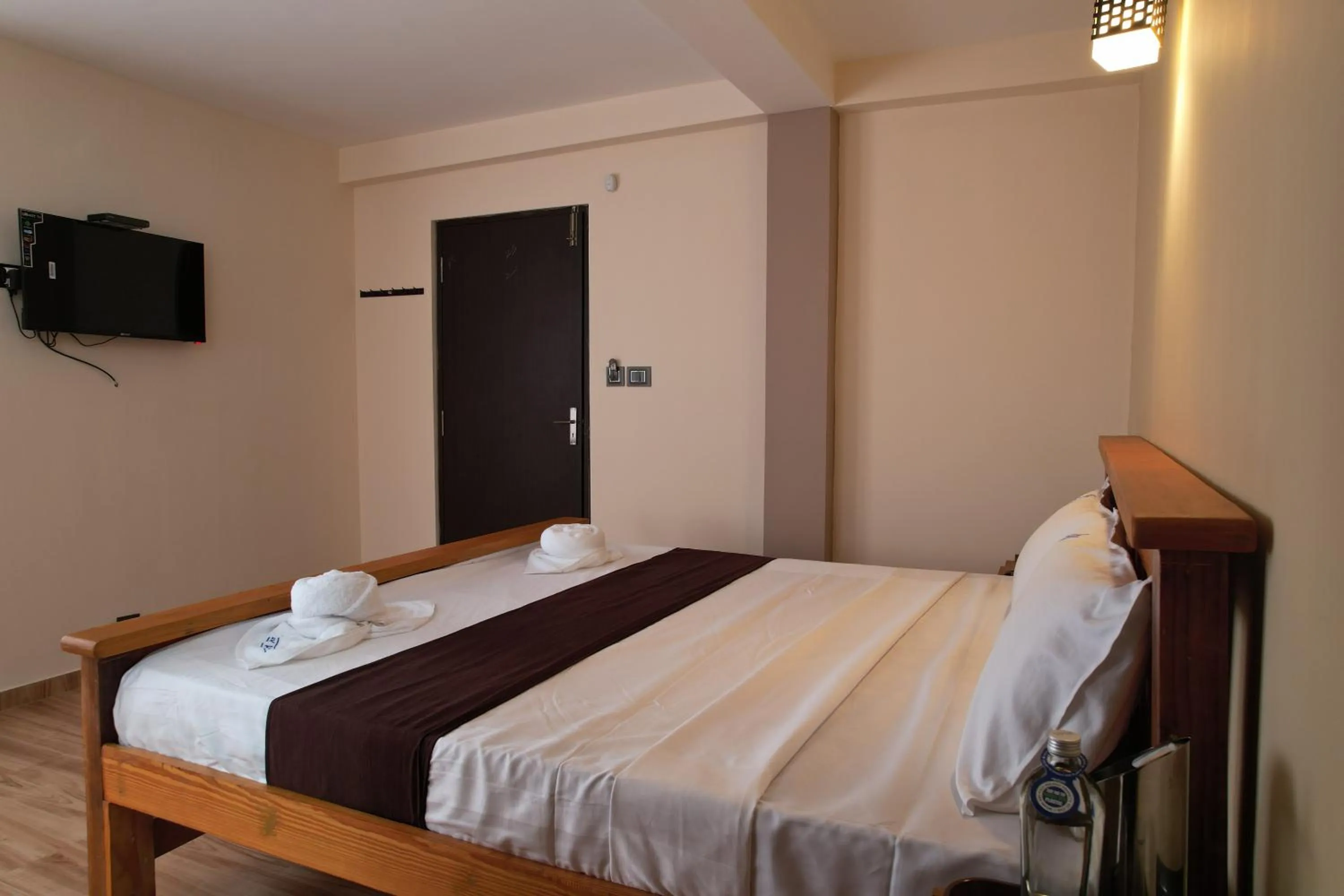 Bedroom, Bed in Lazo Eucy Paradise ,Kodaikanal