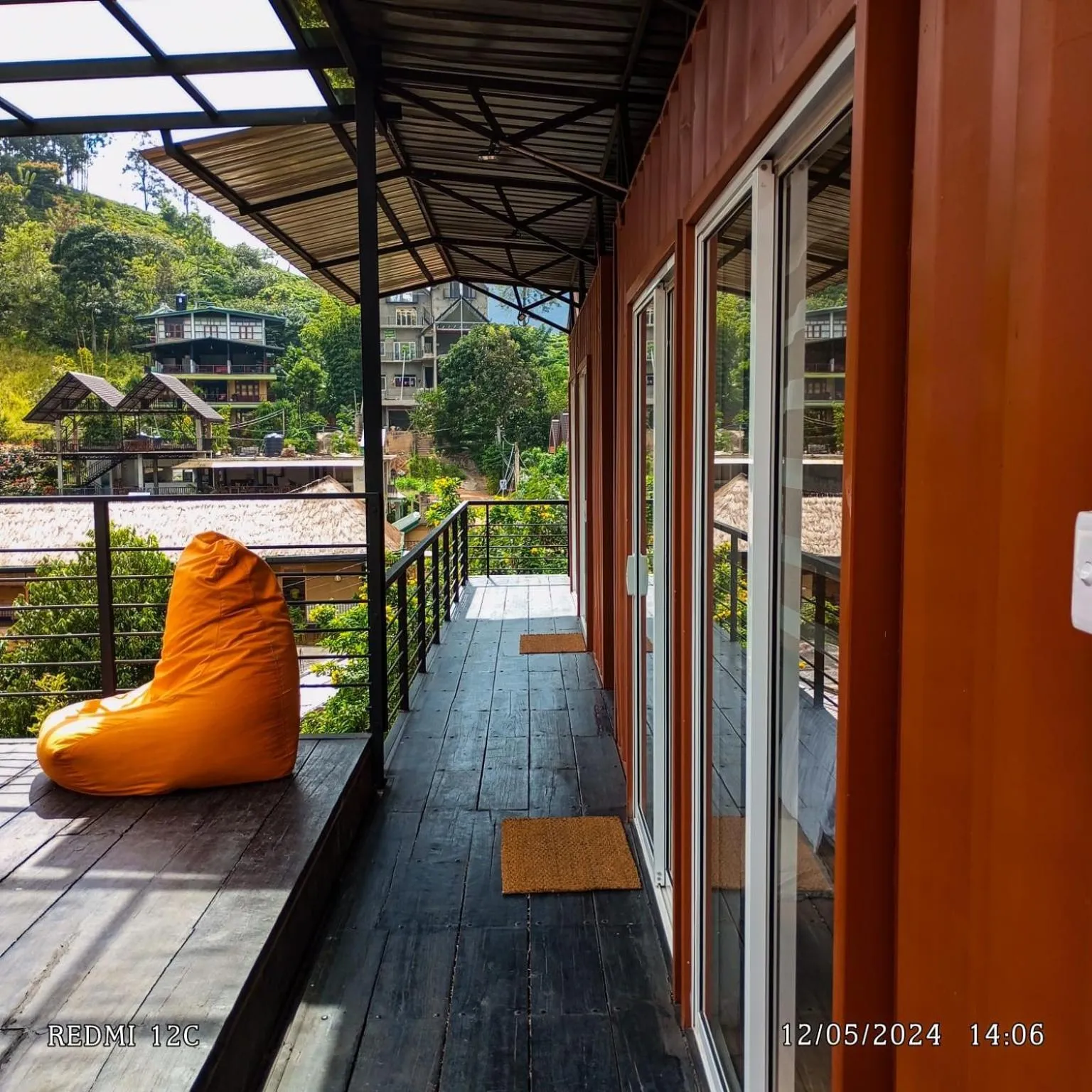 Day in The Cubes Ella