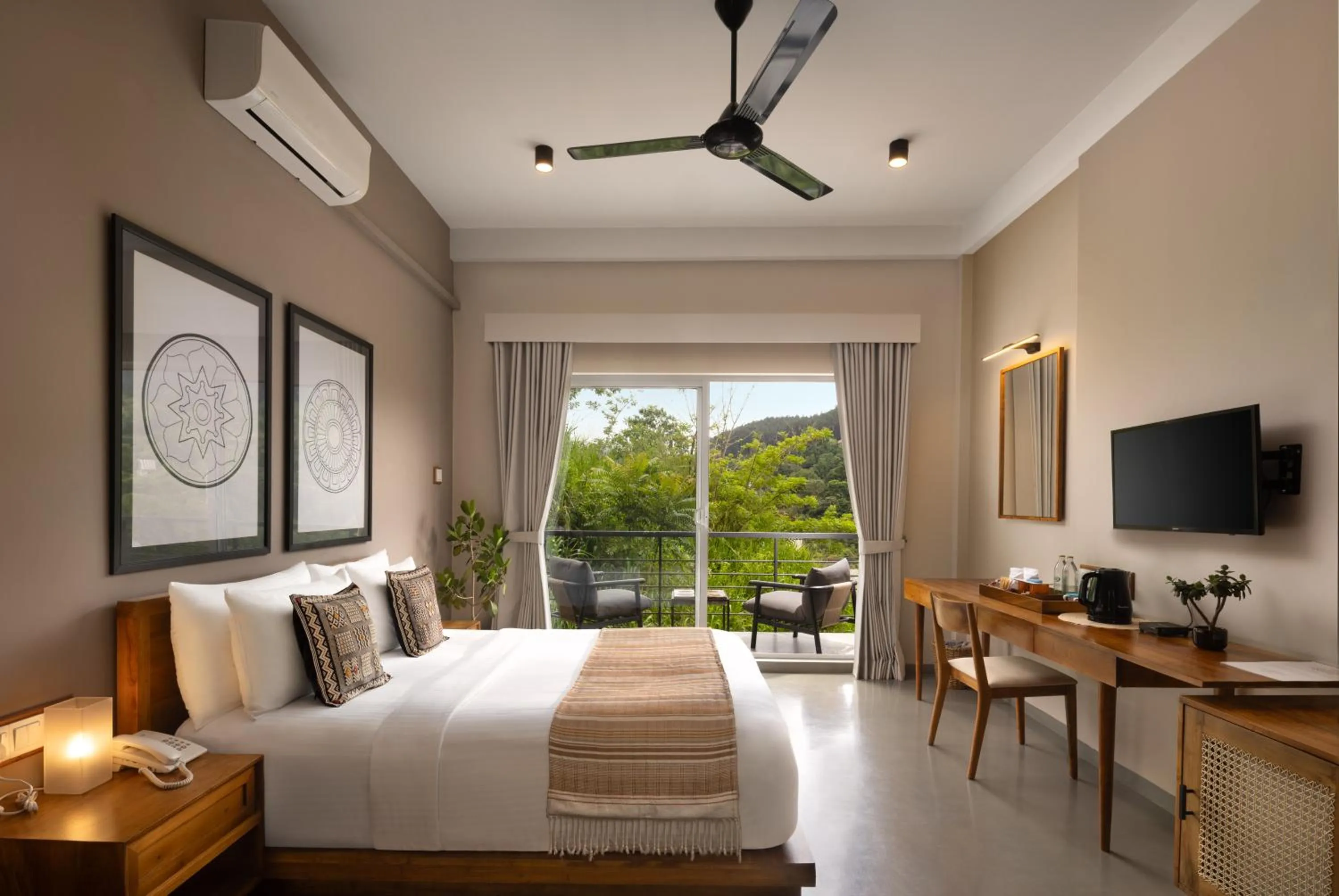 Bedroom, Bed in The Cubes Ella