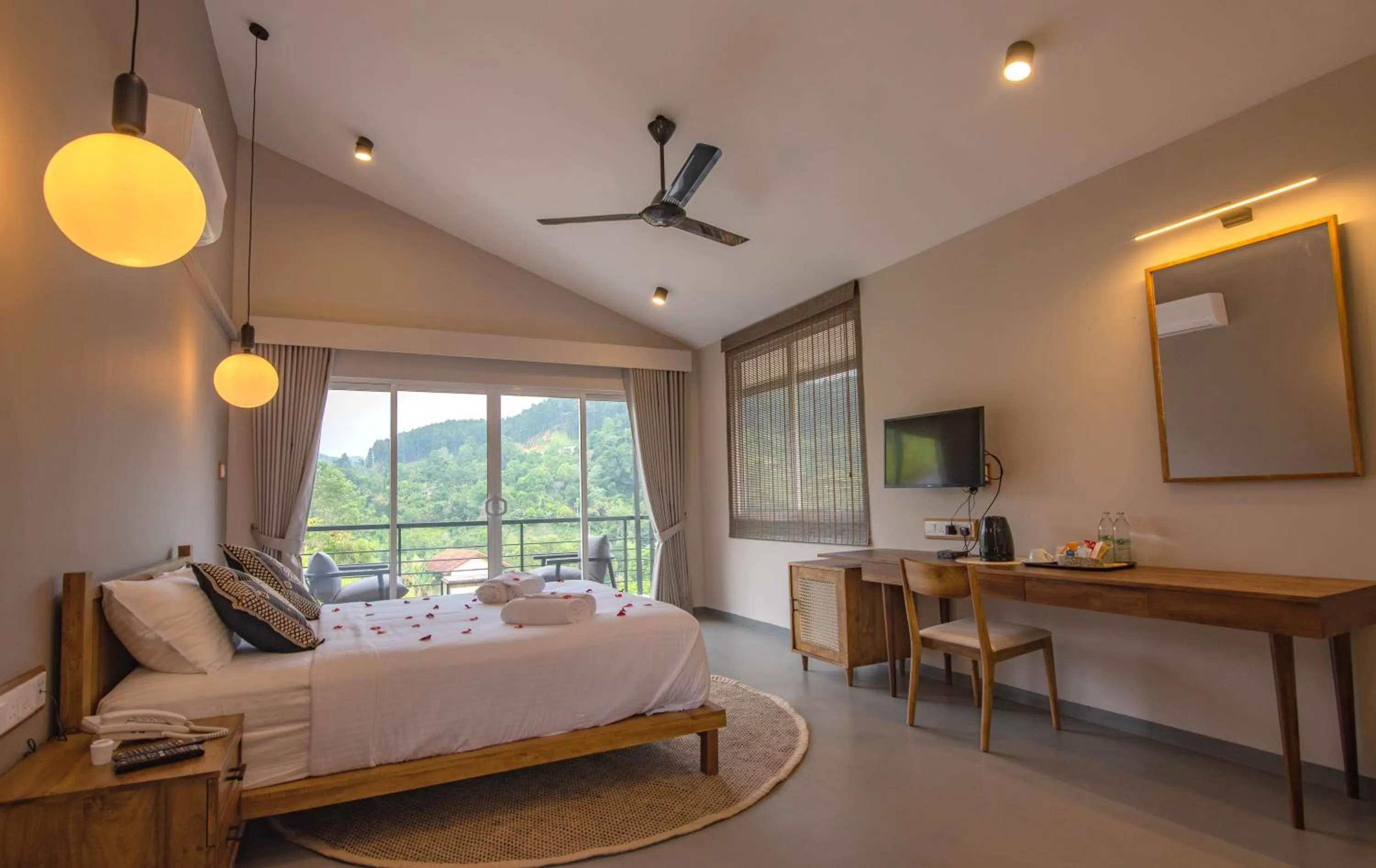 Photo of the whole room, Bed in The Cubes Ella