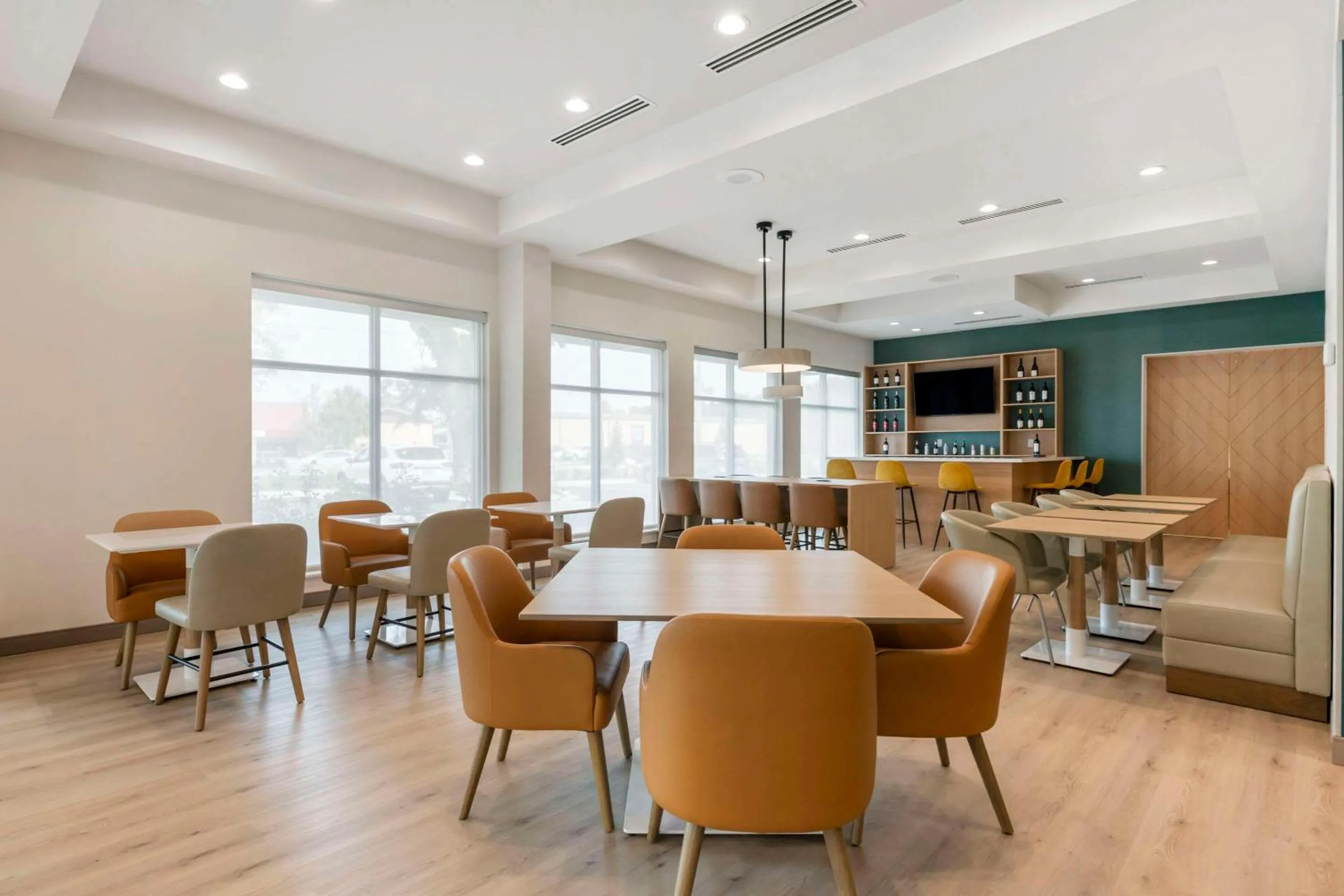 Breakfast in Comfort Suites St Augustine Historic District Area