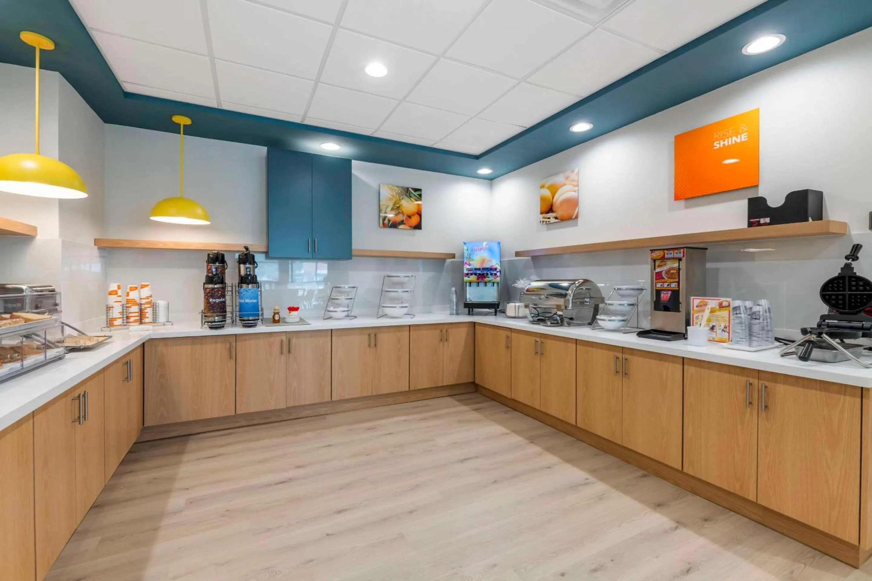 Breakfast in Comfort Suites St Augustine Historic District Area