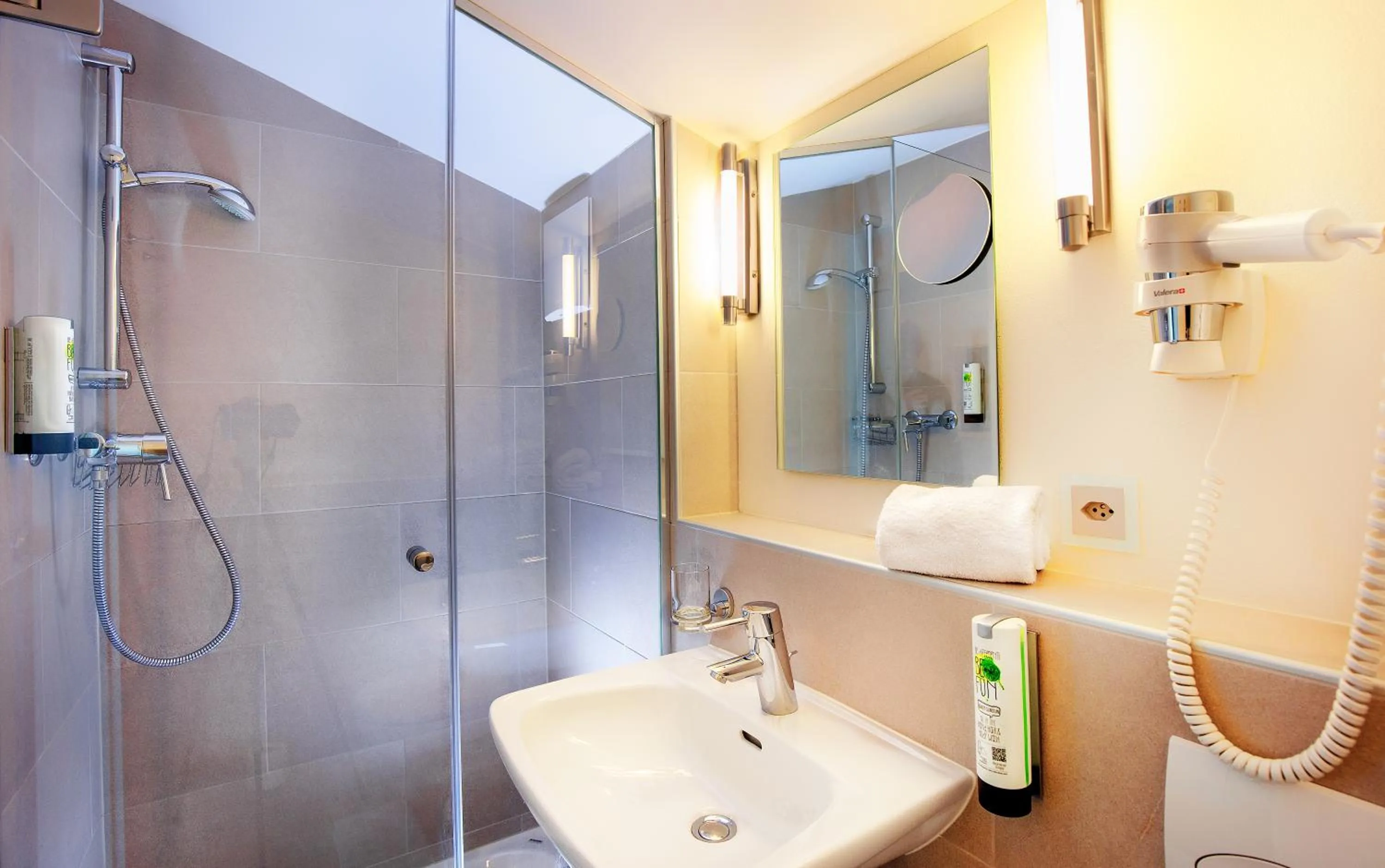 Bathroom in Hotel Oberland