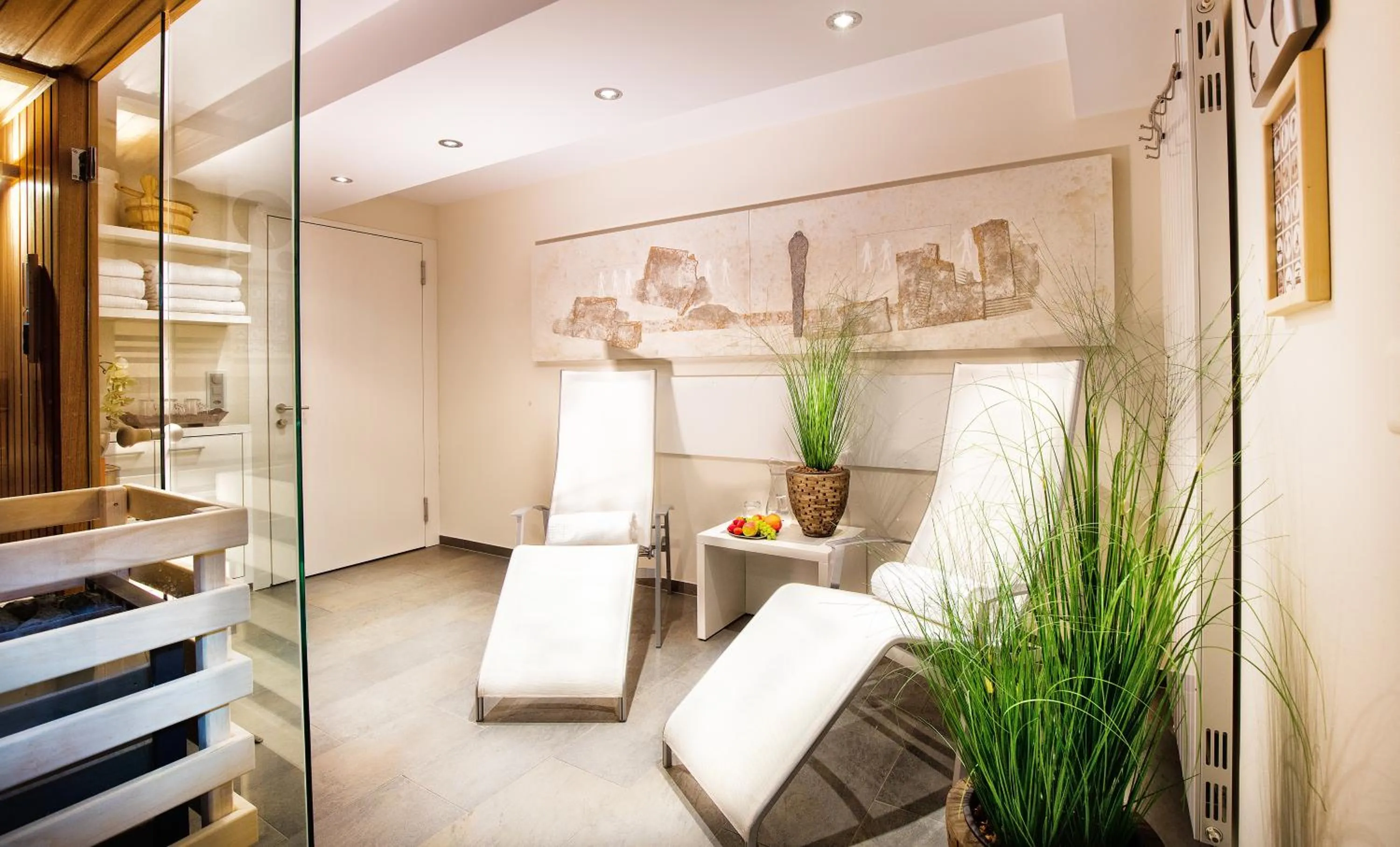 Sauna, Bed in Hotel Oberland