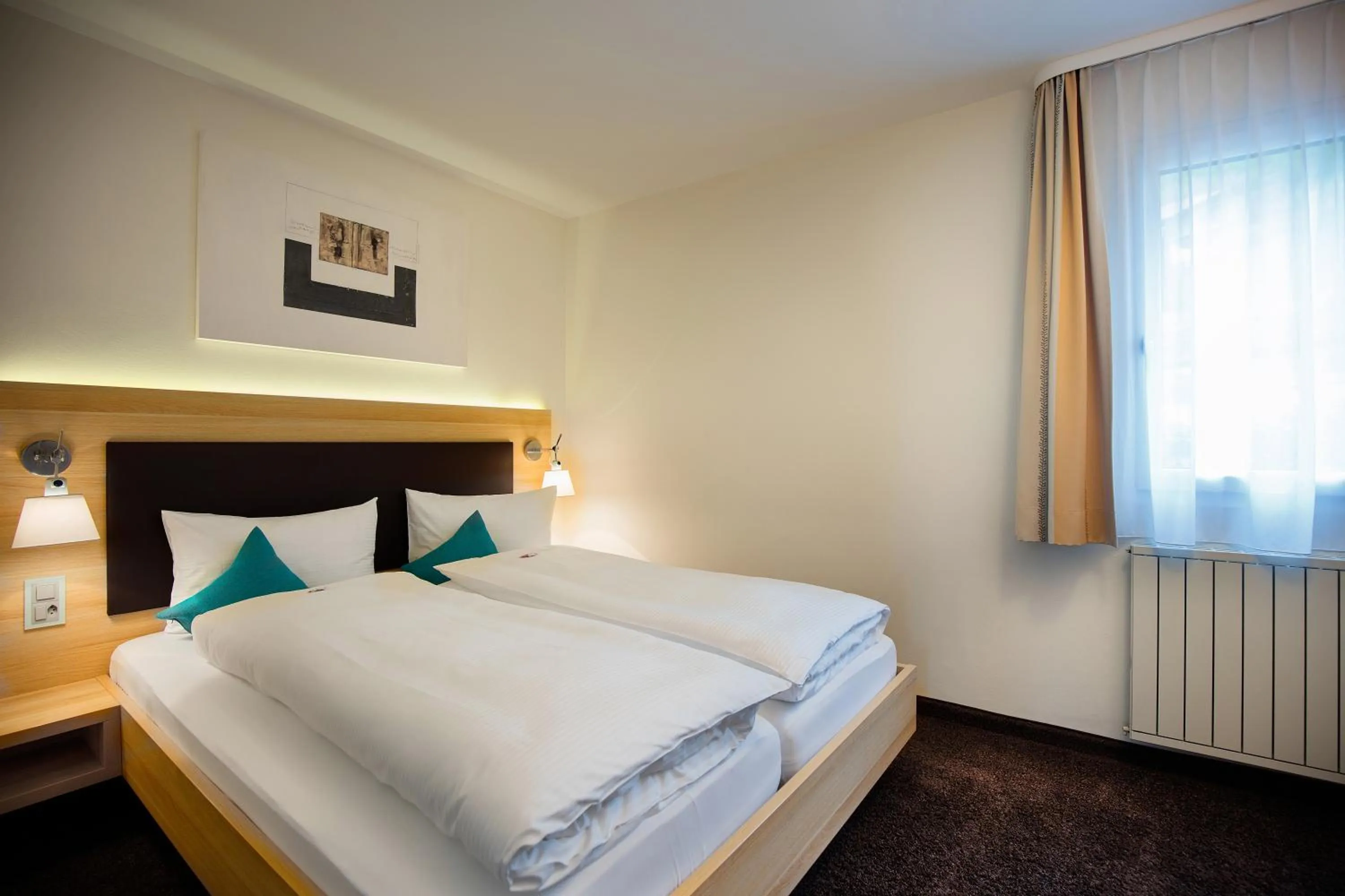 Bedroom, Bed in Hotel Oberland