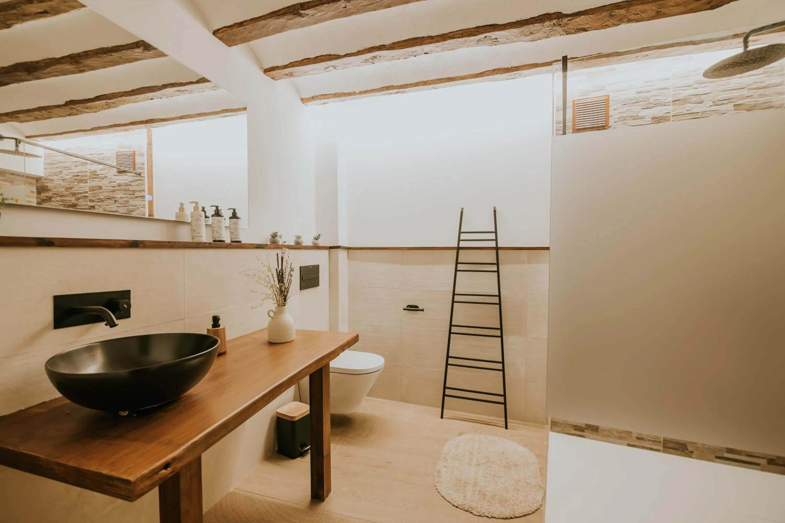 Toilet in Puracepa - Urban Suites