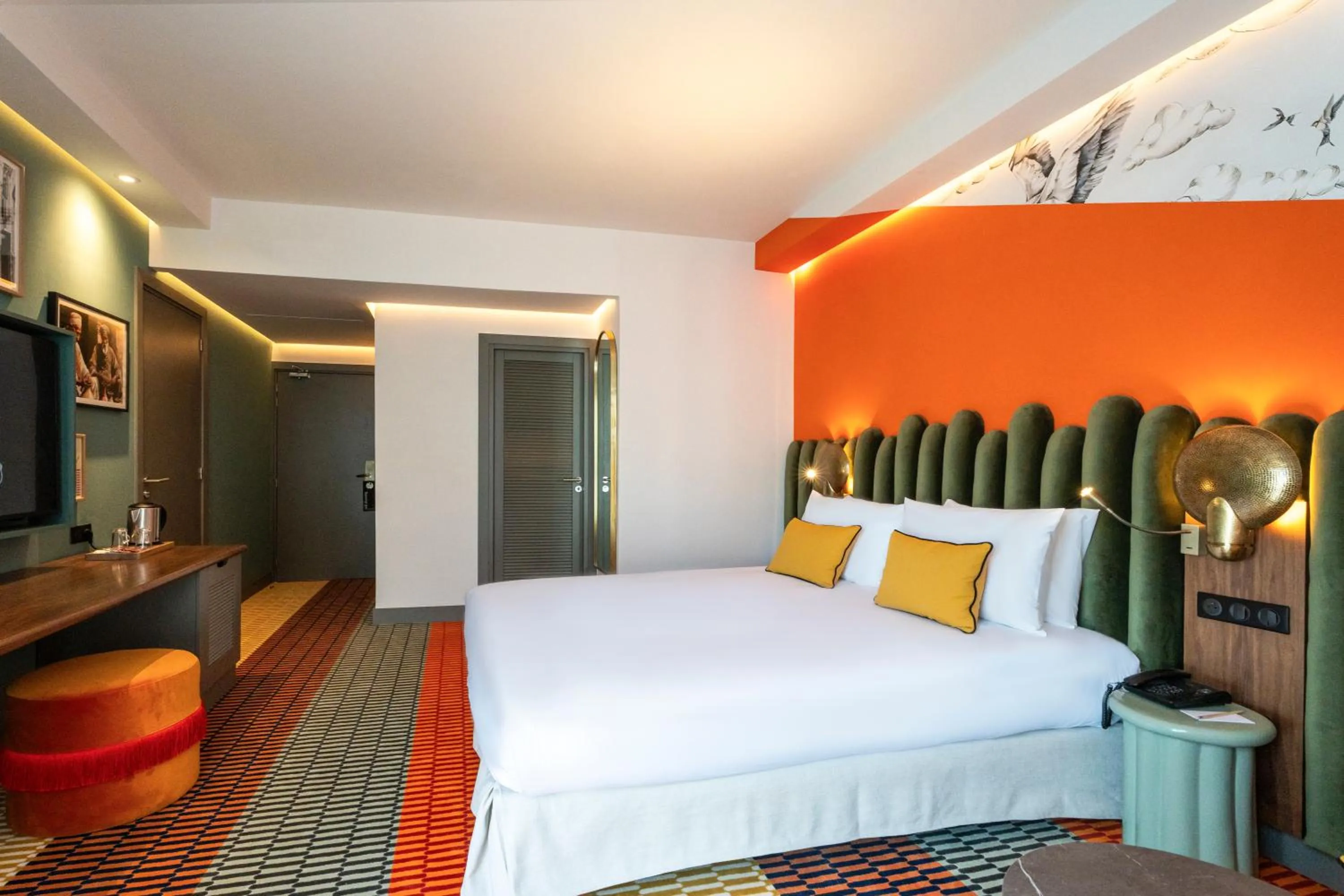 Communal lounge/ TV room, Bed in Mercure Shéhérazade Rabat