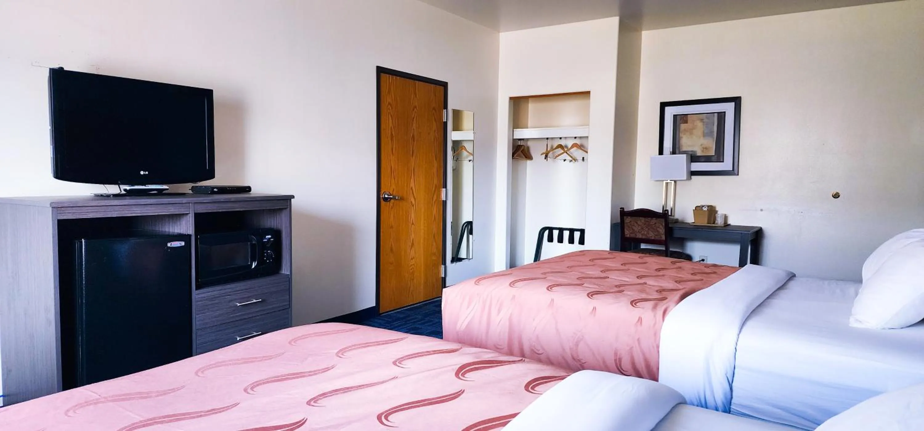 Bedroom, Bed in Helena Inn - Airport