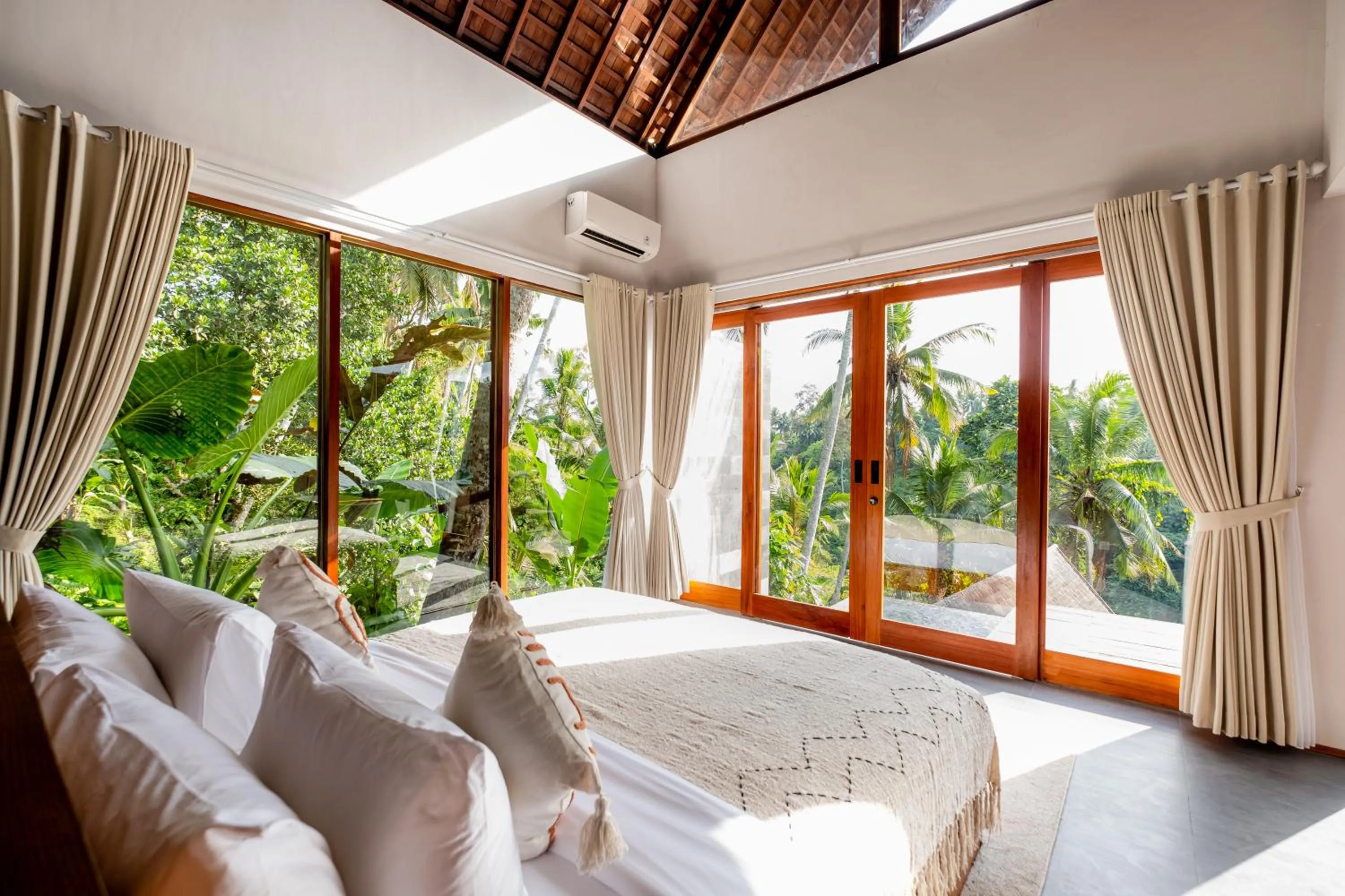 Bedroom, Bed in LeRosa Valley Resort