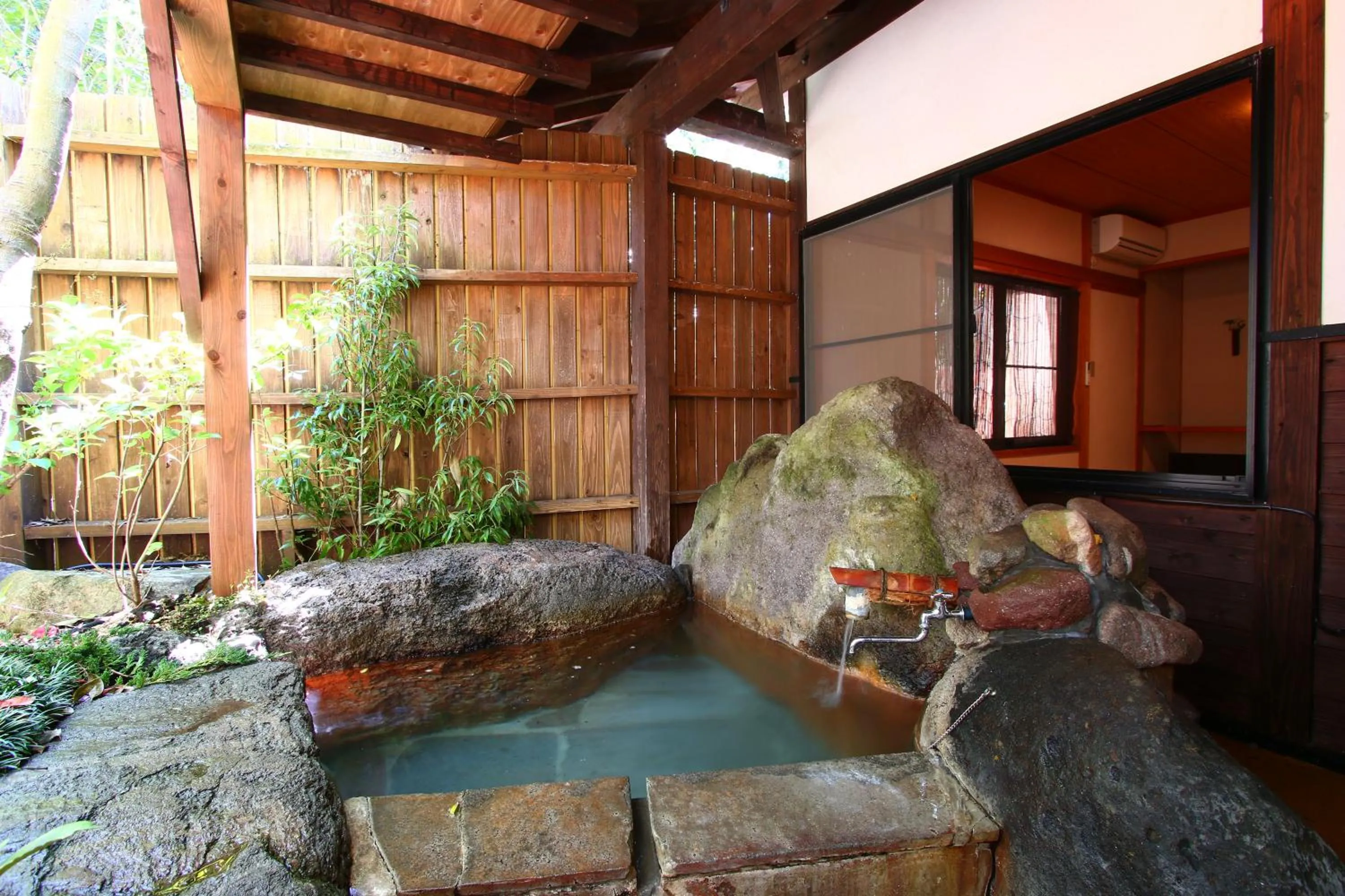 Hot Spring Bath in YamakawaZENZO