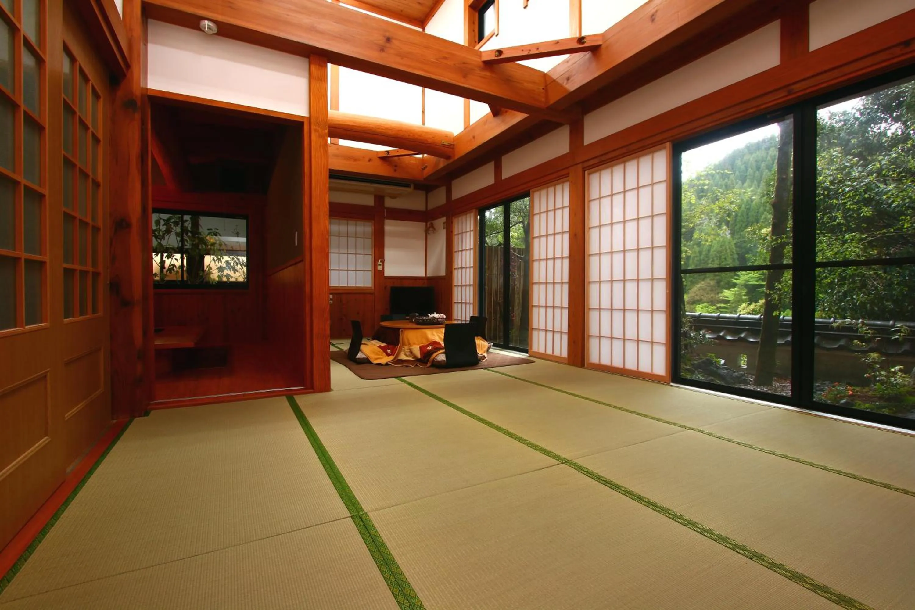 Photo of the whole room in YamakawaZENZO