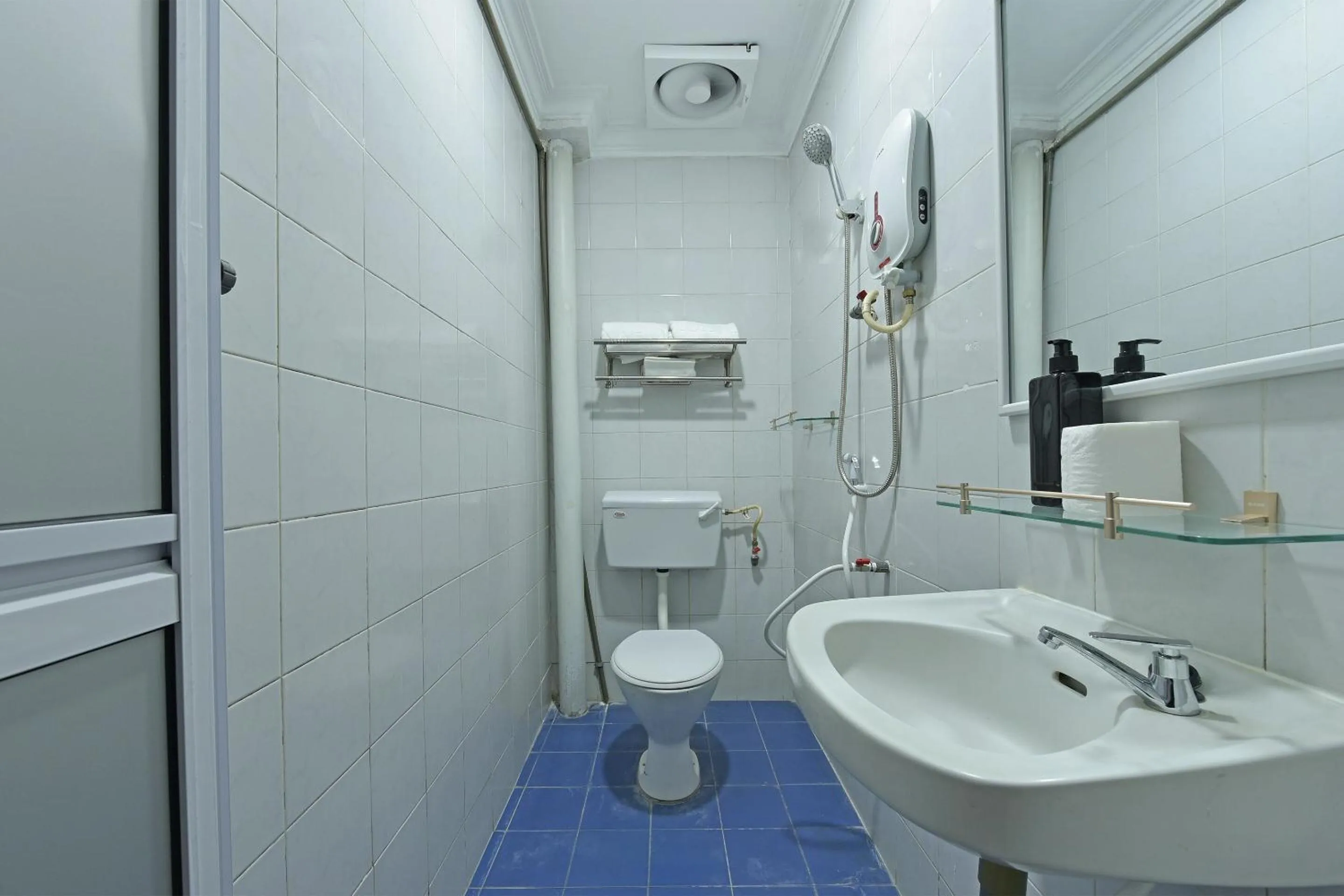 Bathroom in Hotel O Ezzyhome Johor Jaya
