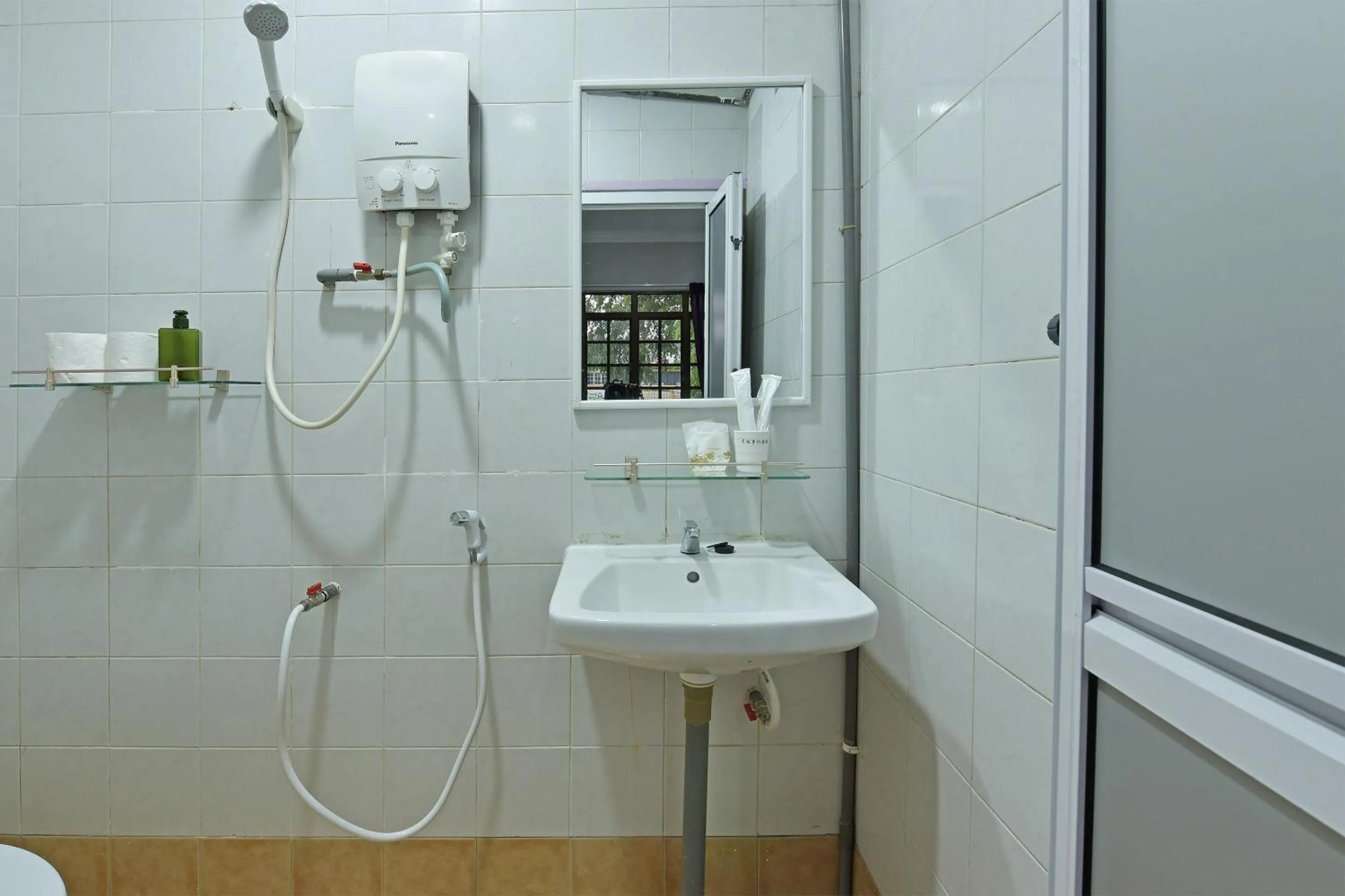 Bathroom in Hotel O Ezzyhome Johor Jaya