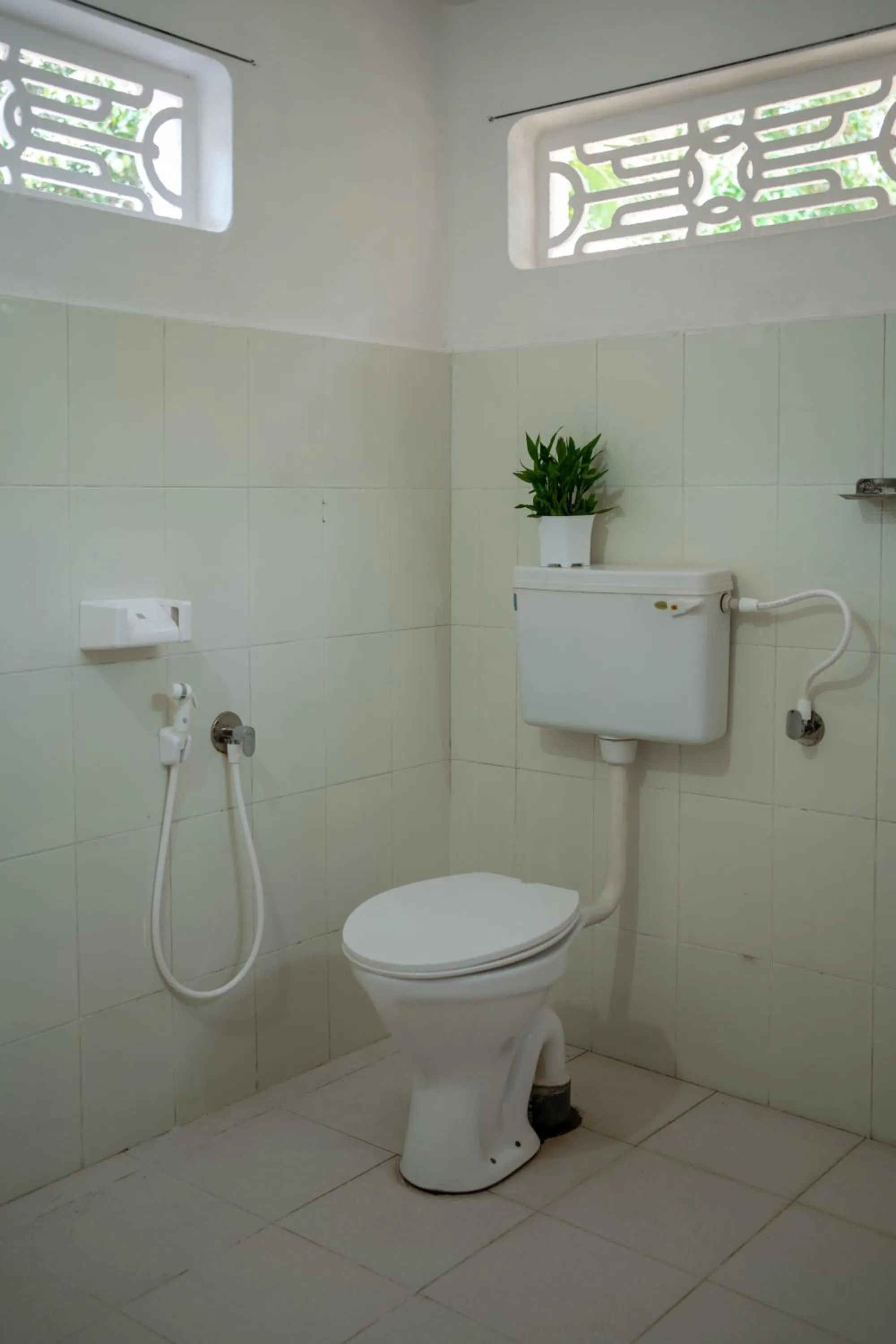 Toilet in Kuttanad Kayak Club by Lexstays