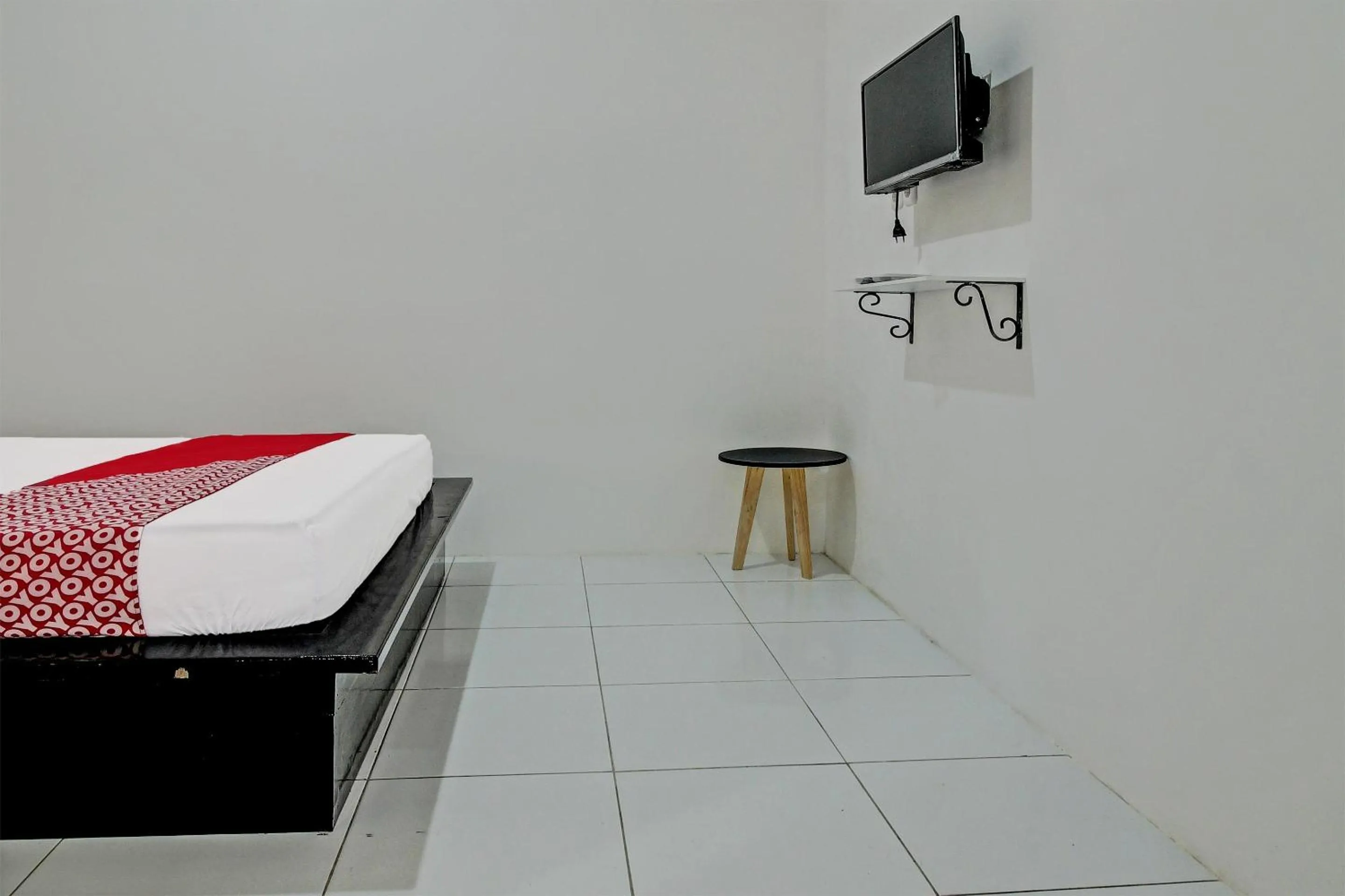 Bedroom, Bed in Hotel O Sirih Gading Family Guest House