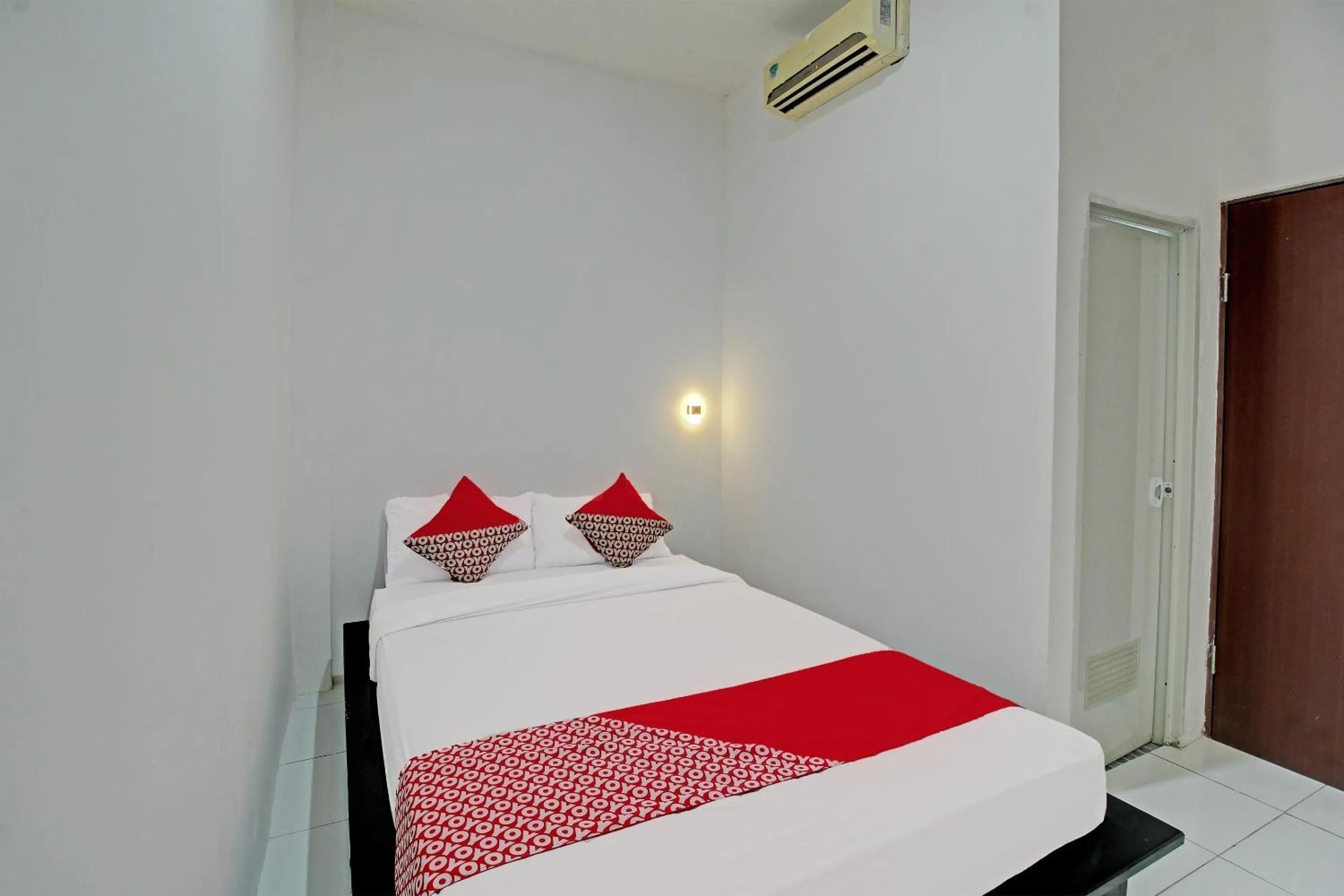 Bedroom, Bed in Hotel O Sirih Gading Family Guest House