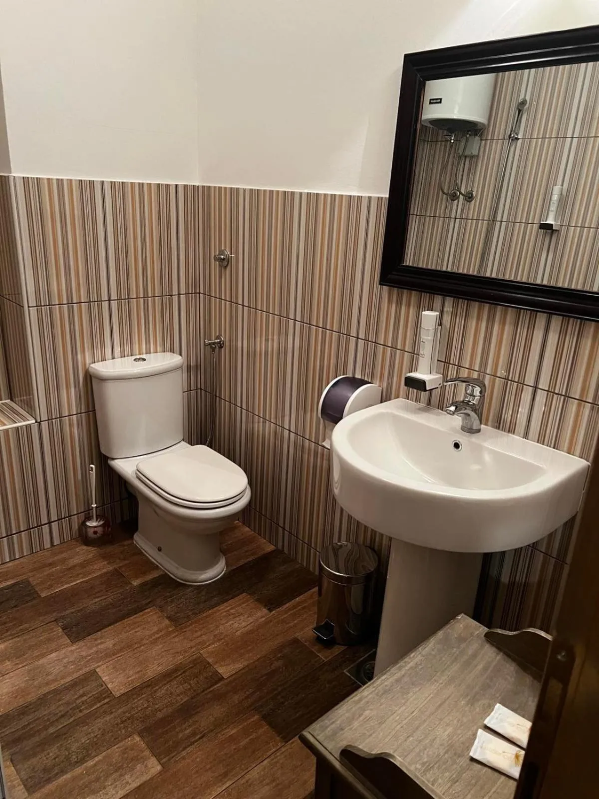 Toilet in MICHELE Hotel