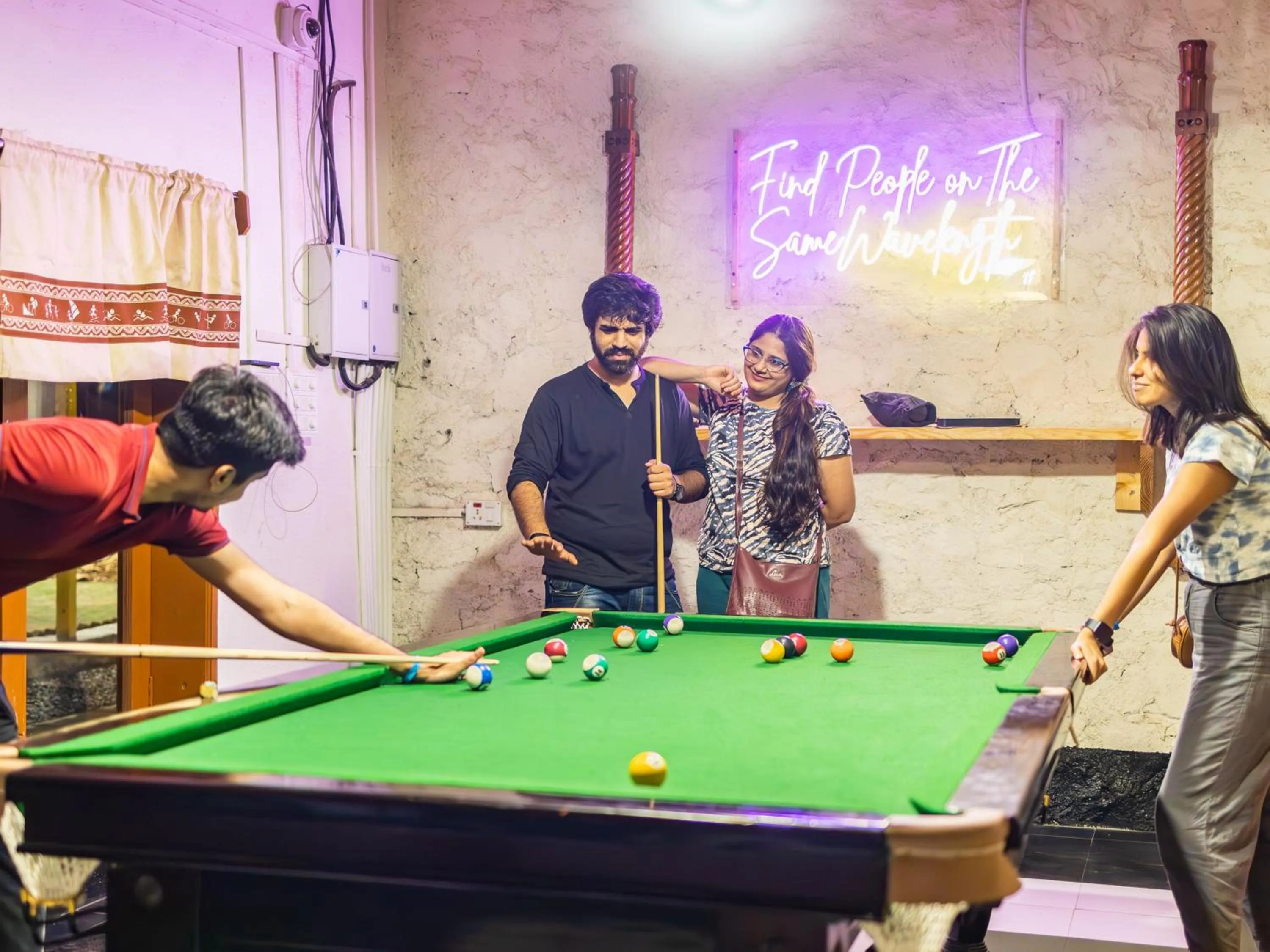 People in The Hosteller Bhandardara