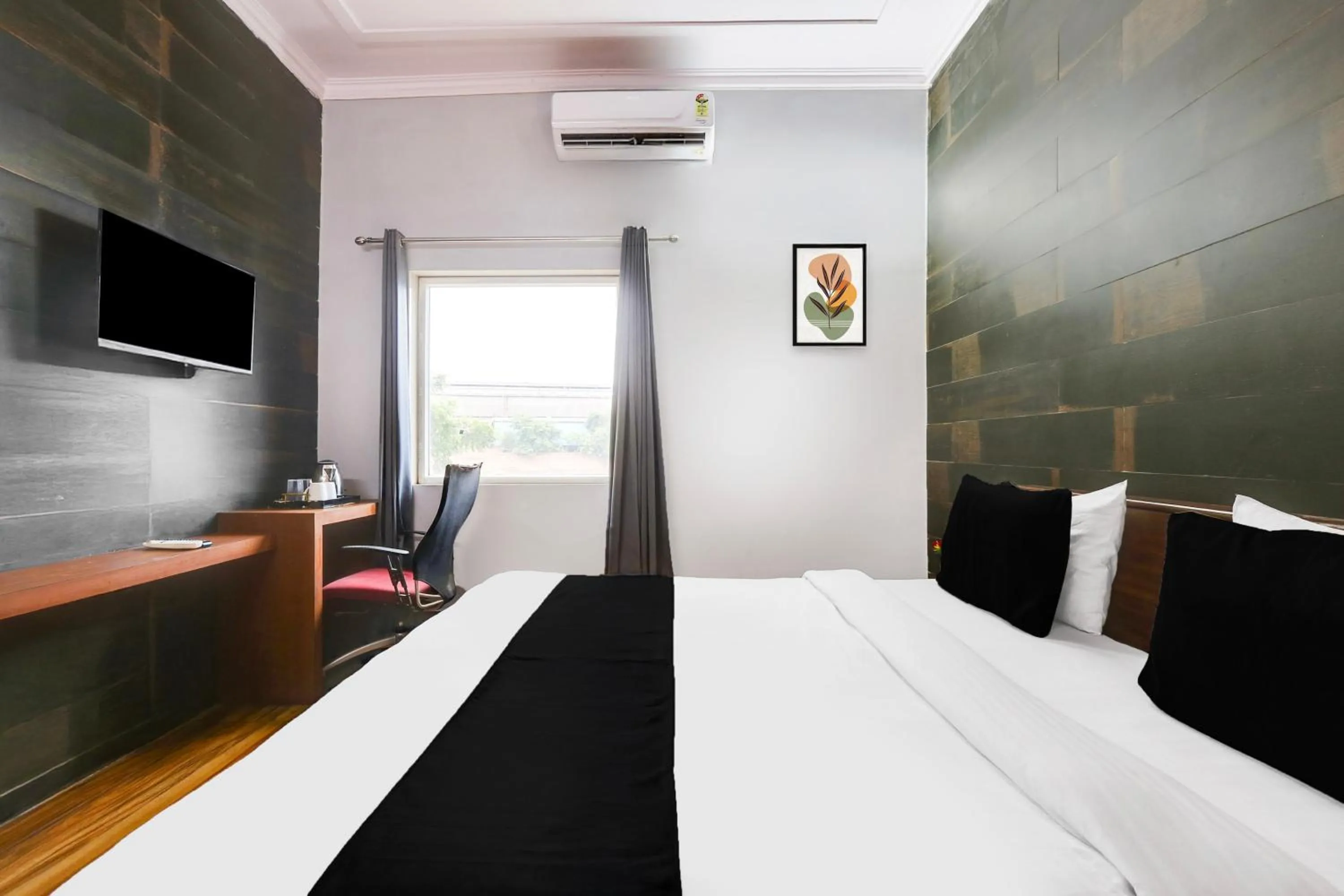 Bedroom, Bed in Super Collection O Bhiwadi