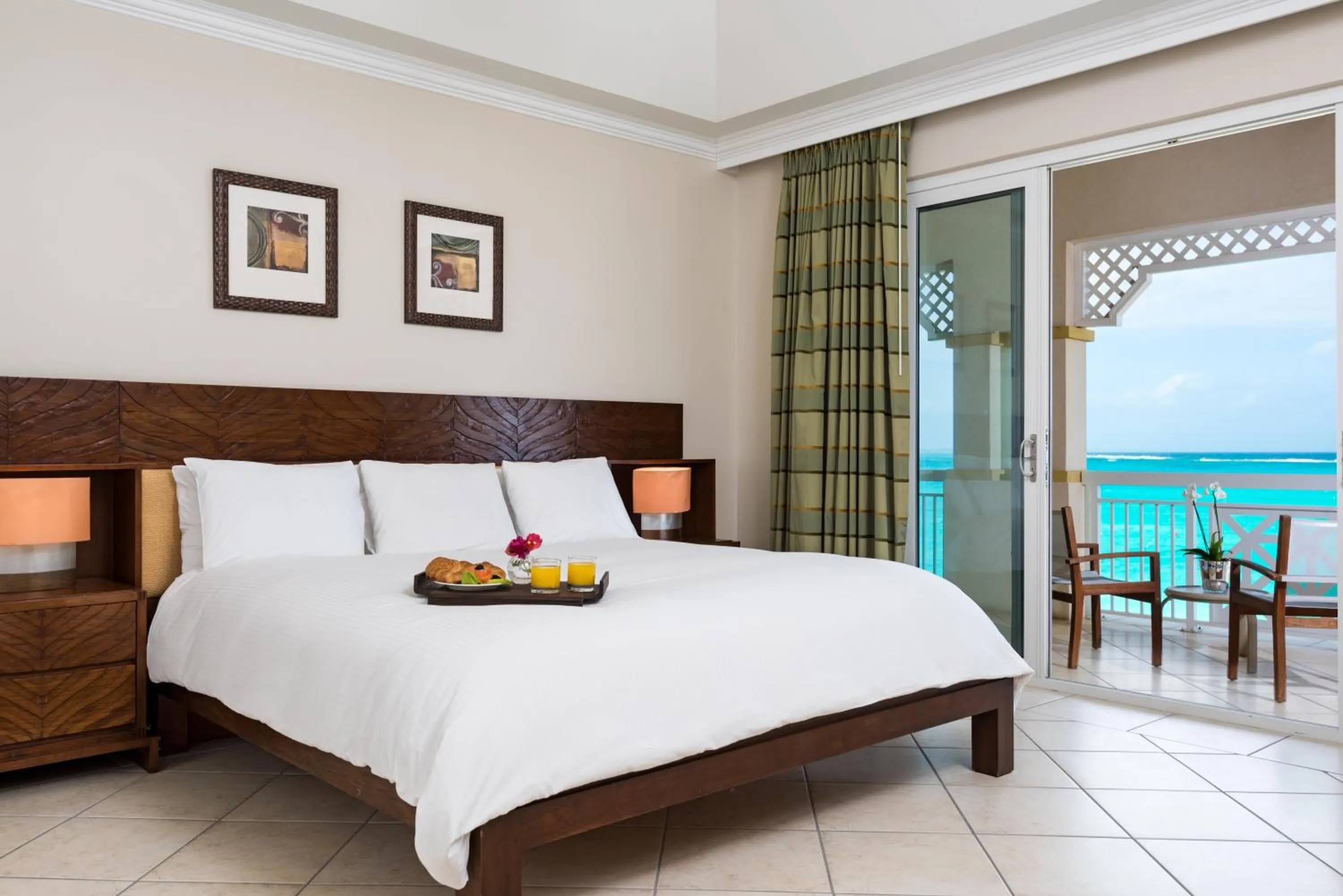 Bedroom, Bed in Alexandra Resort - All-Inclusive