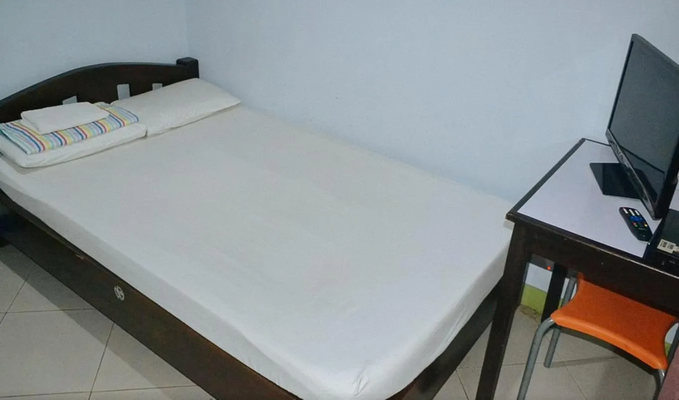 Bedroom in RedDoorz @ Limelily Pension Inn General Santos City