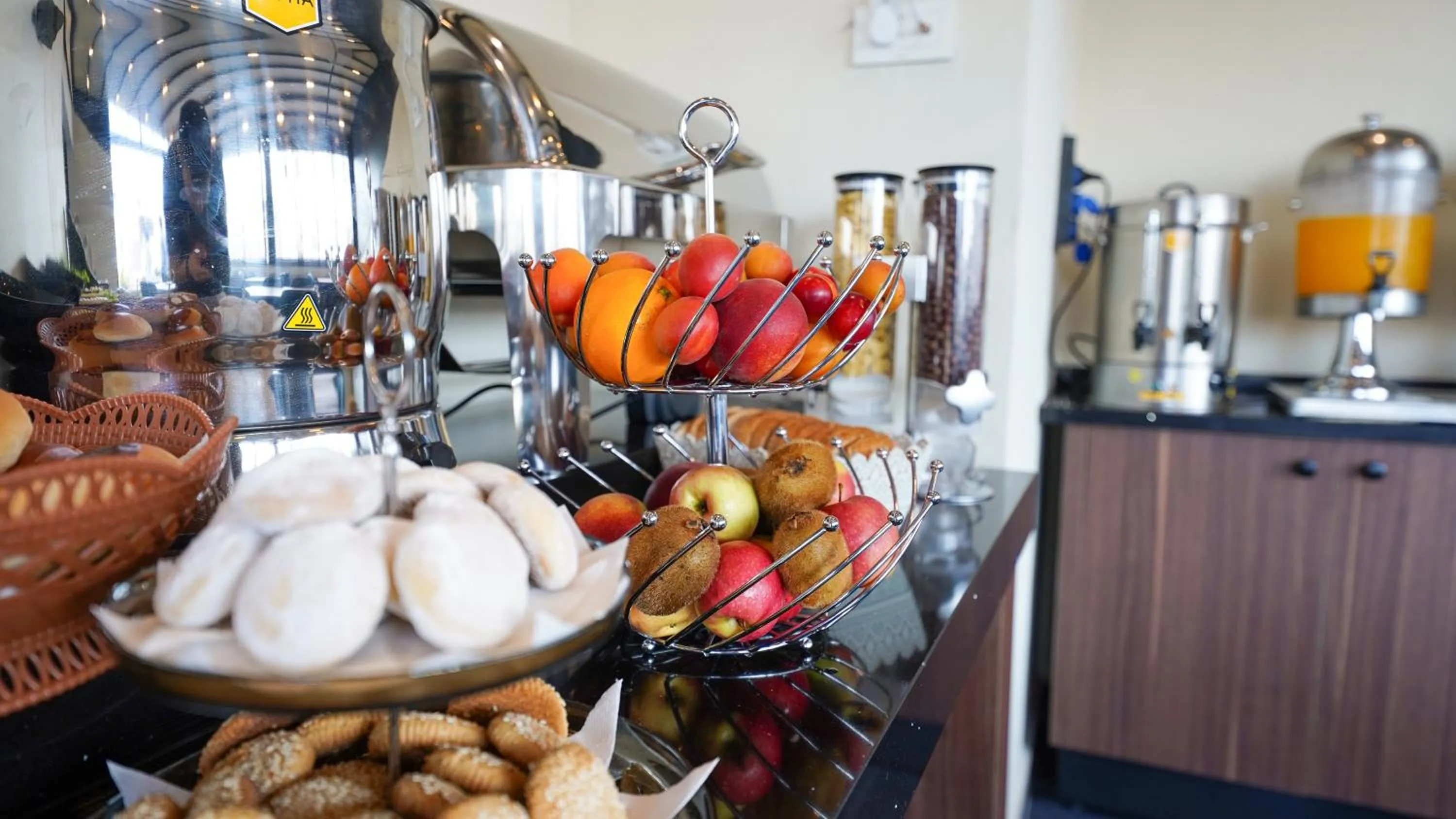 Coffee/tea facilities in Bellezza Hotel