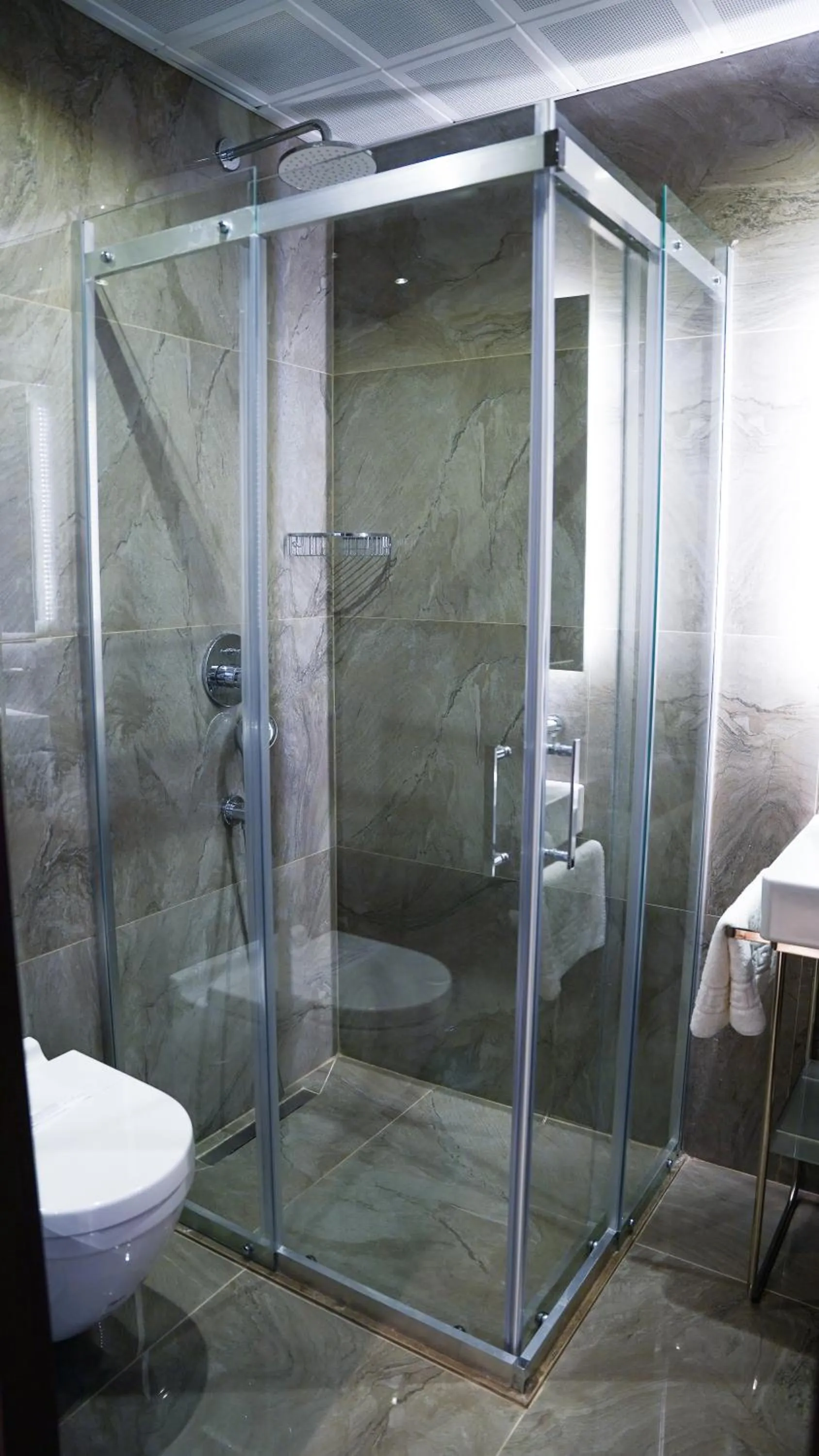 Shower in Bellezza Hotel