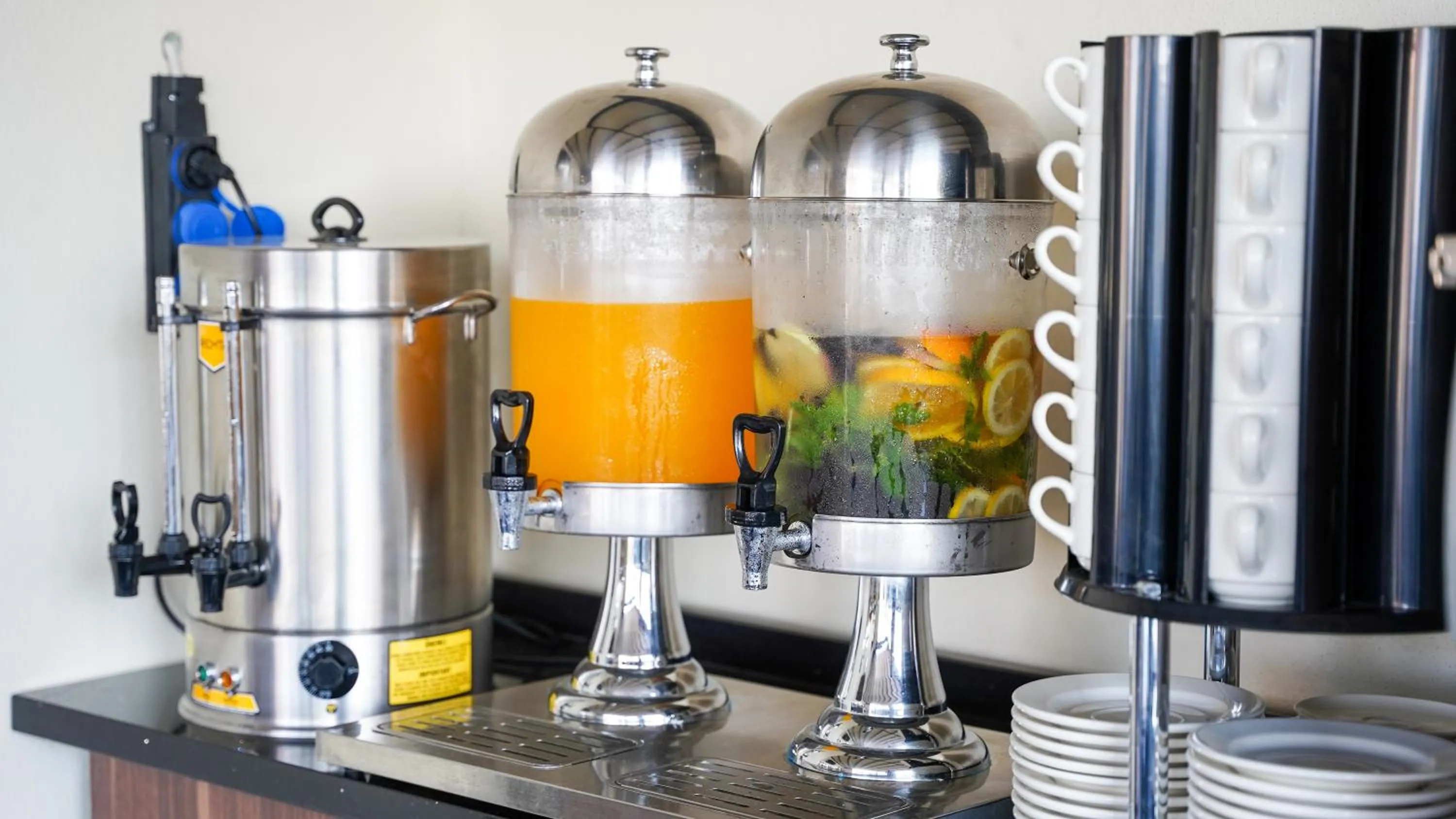 Coffee/tea facilities in Bellezza Hotel