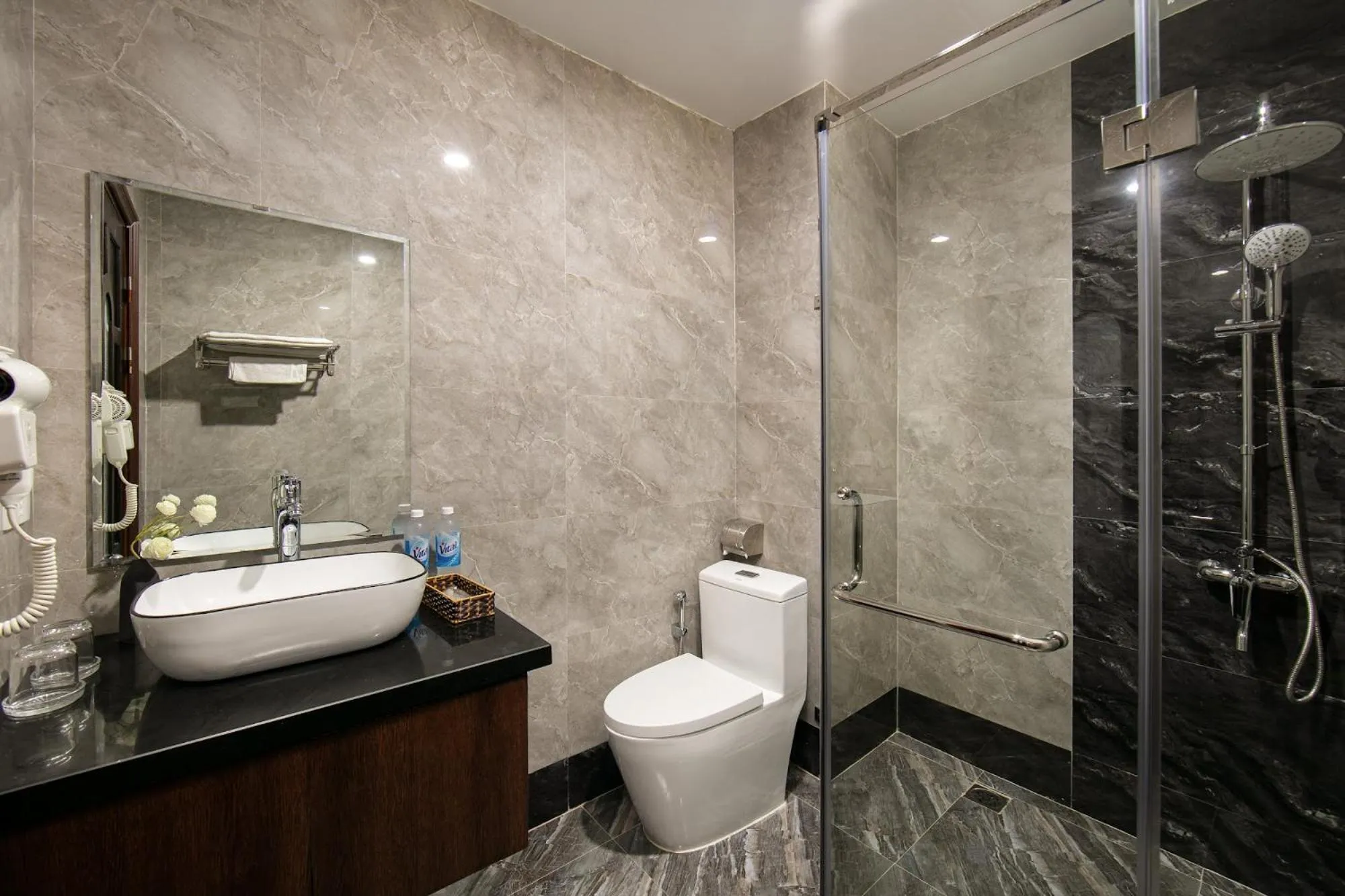 Shower in Nam Hai Hotel