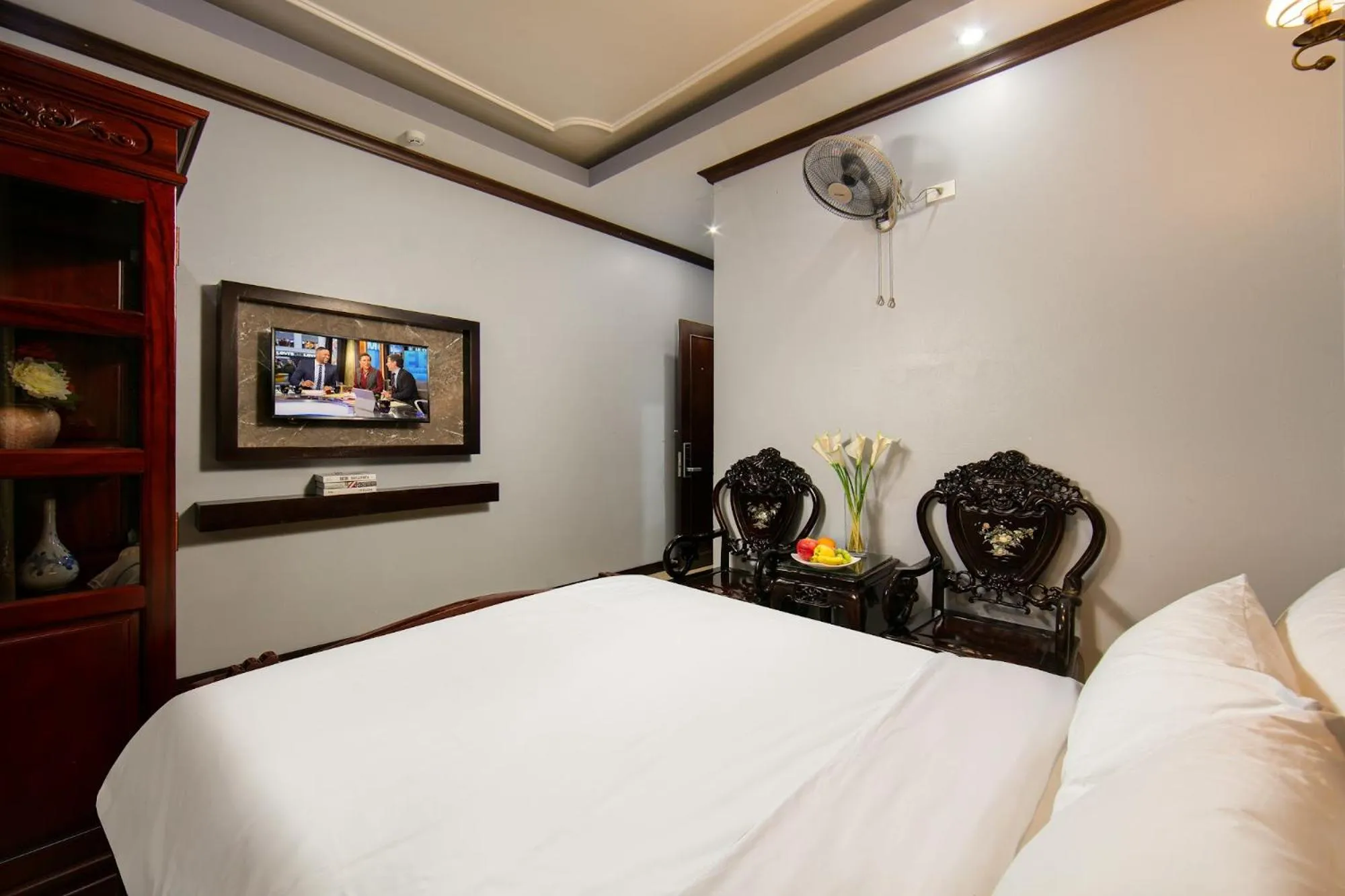 Bed in Nam Hai Hotel