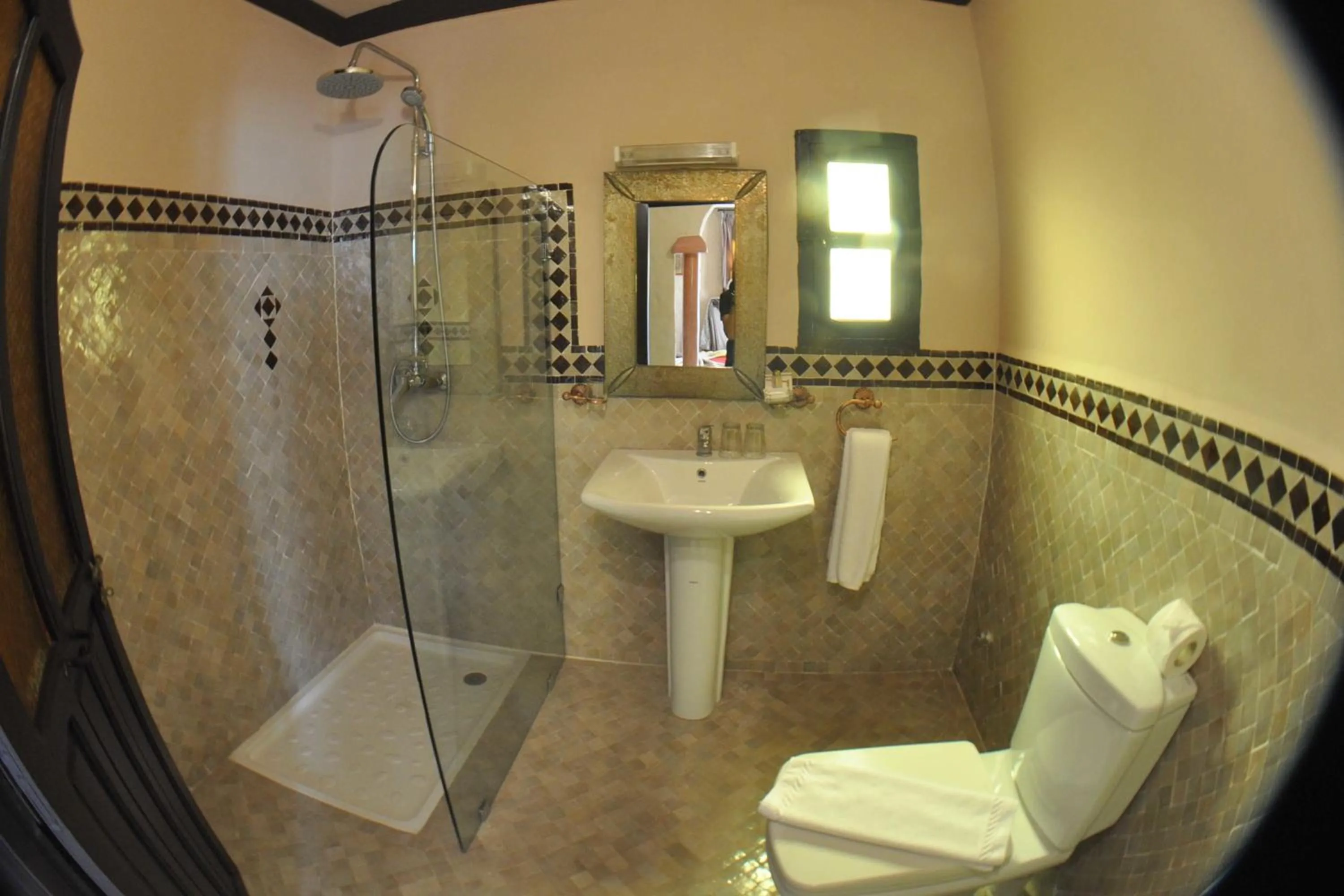 Shower in Riad Al Madina