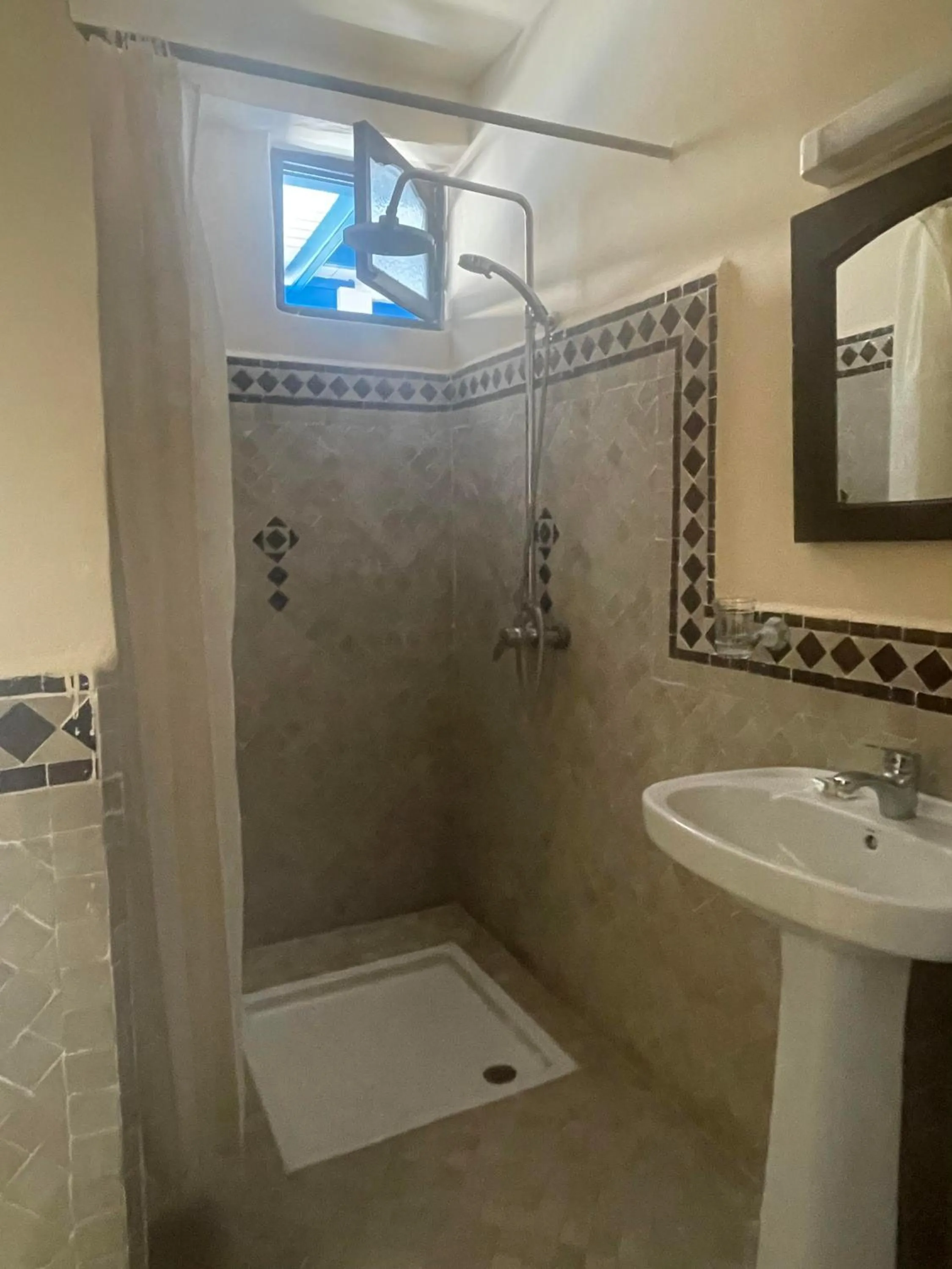 Shower in Riad Al Madina