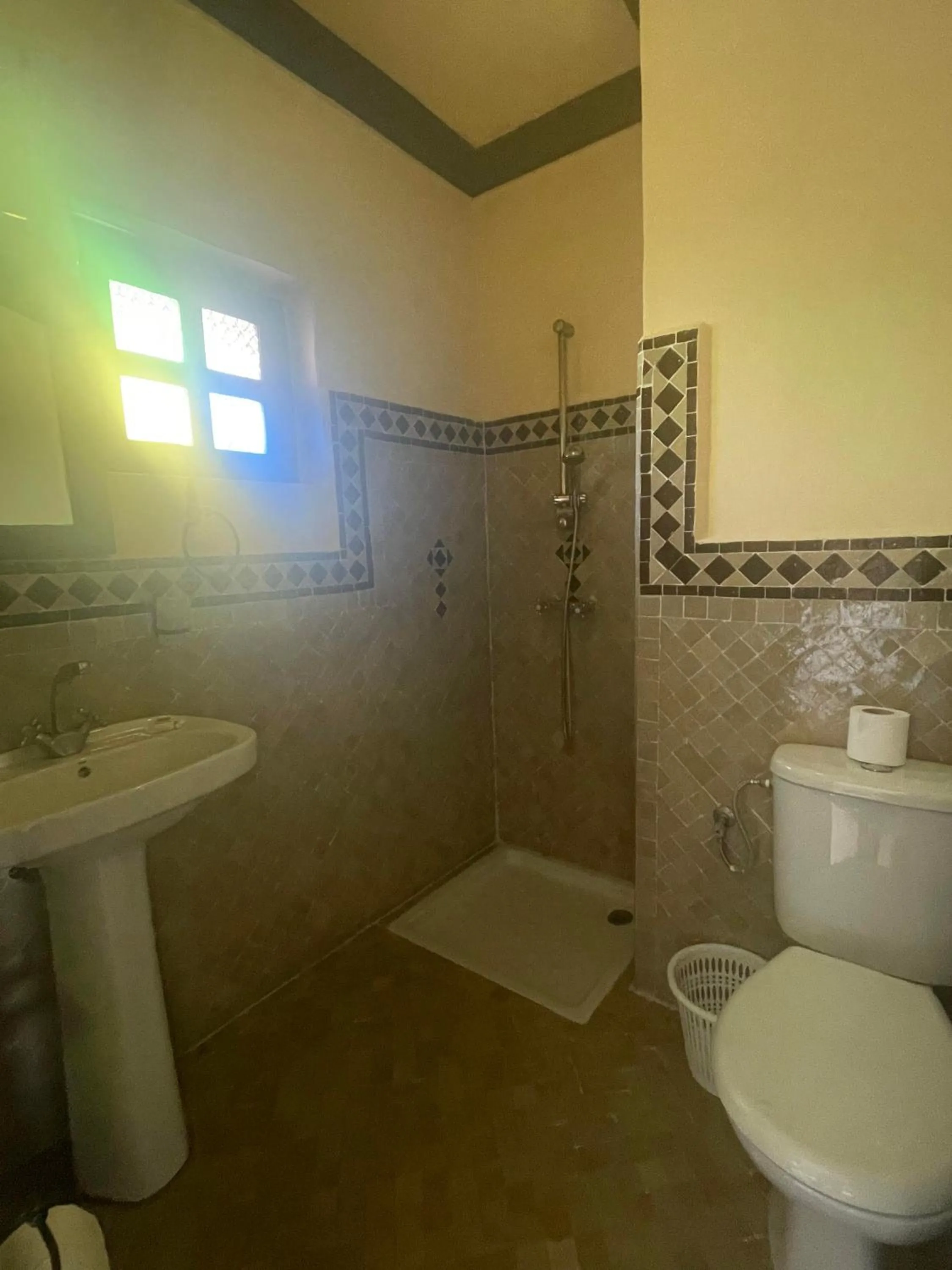 Shower in Riad Al Madina