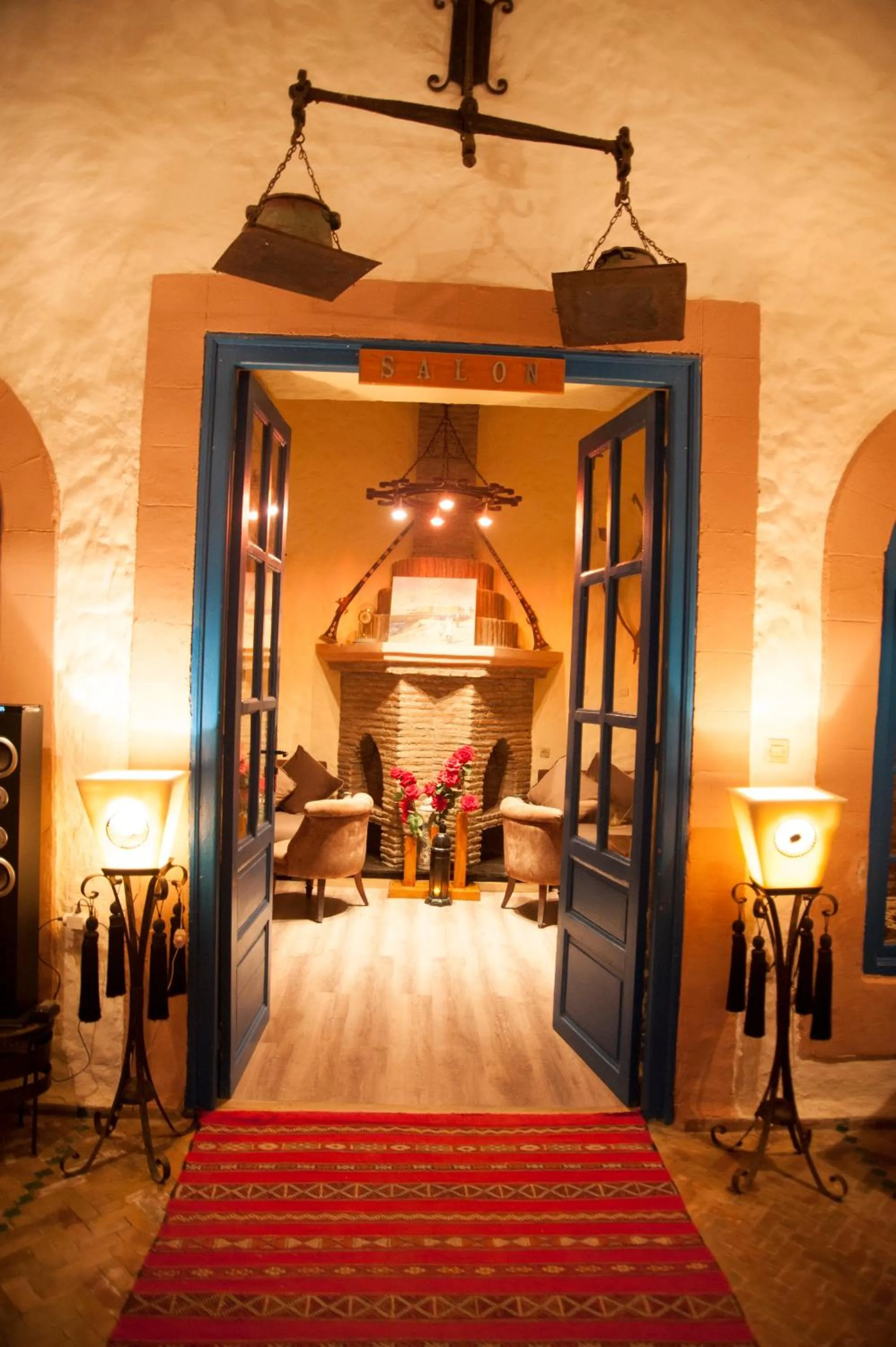 Living room, Bed in Riad Al Madina