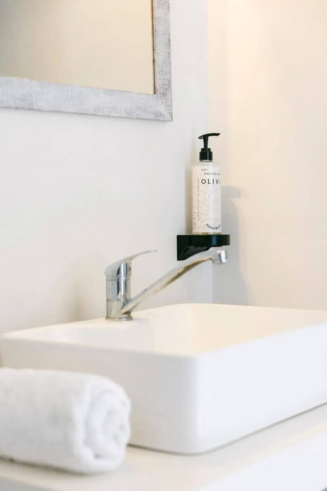 Economy Double Room in Lassion Hotel Economy Double Room in Lassion Hotel