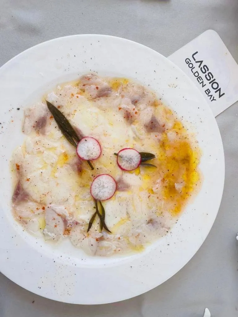 Restaurant/places to eat in Lassion Hotel