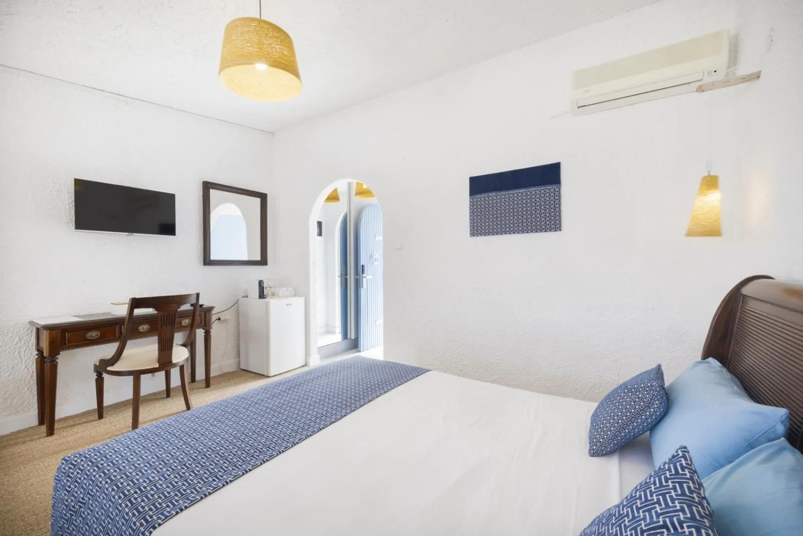 Bed in Lassion Hotel