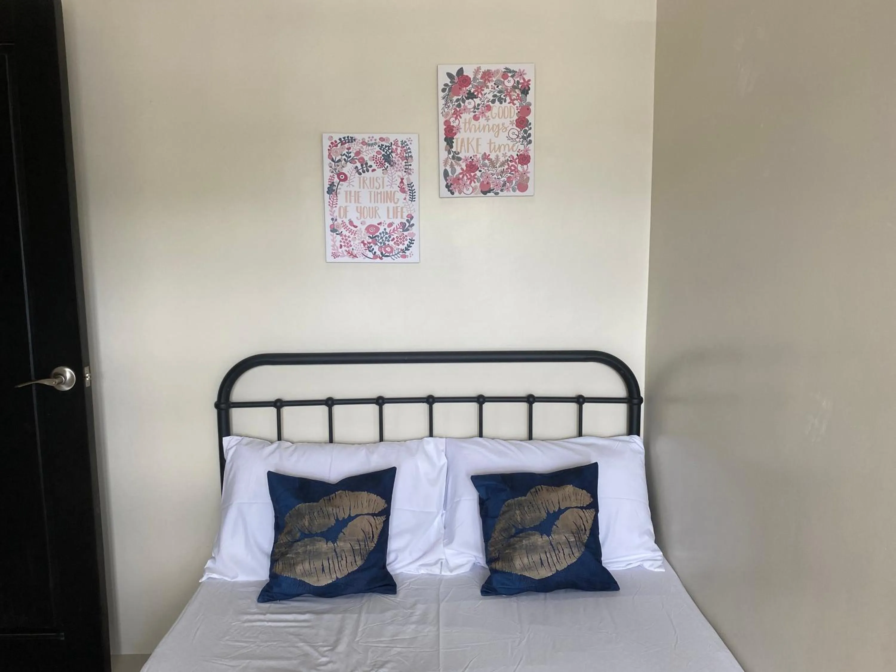 Bed in Cebu One Pavillion Place by P&J