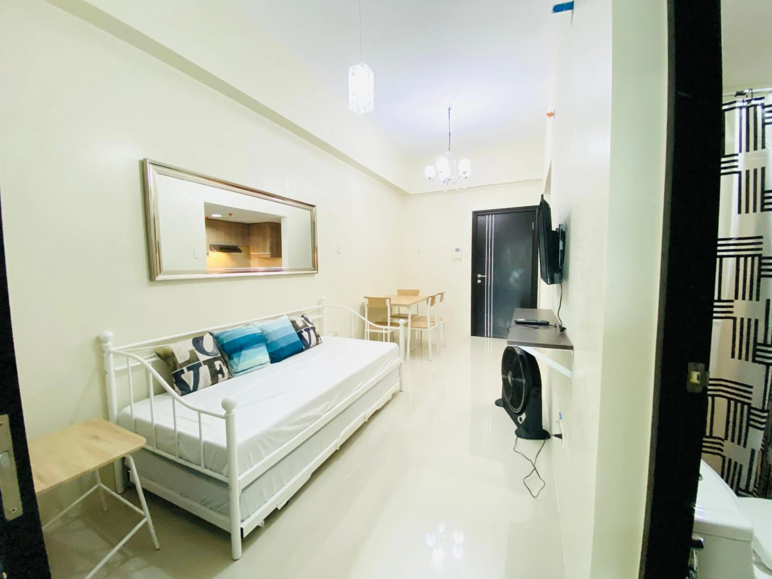 Bed in Cebu One Pavillion Place by P&J