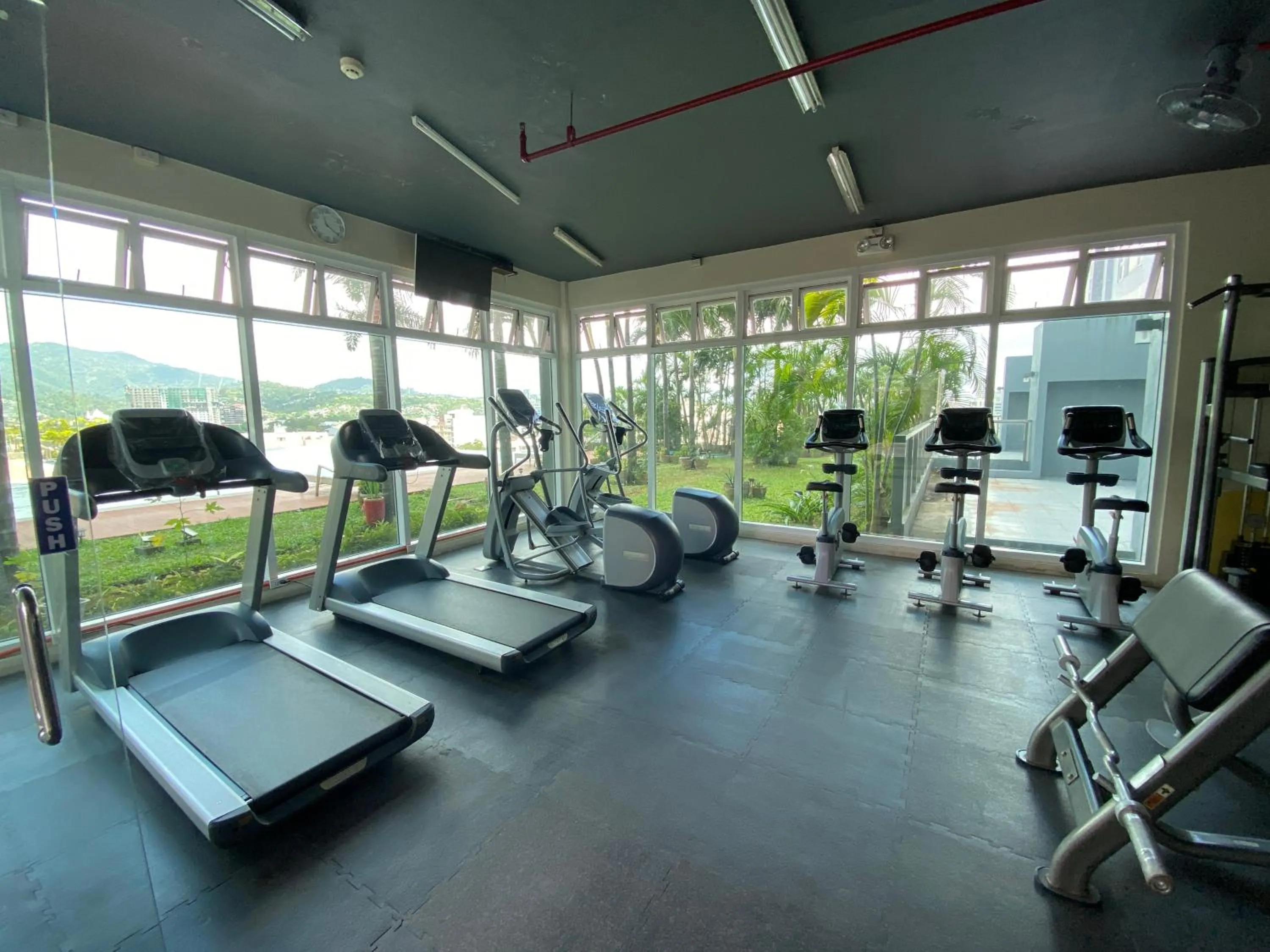 Fitness centre/facilities in Cebu One Pavillion Place by P&J