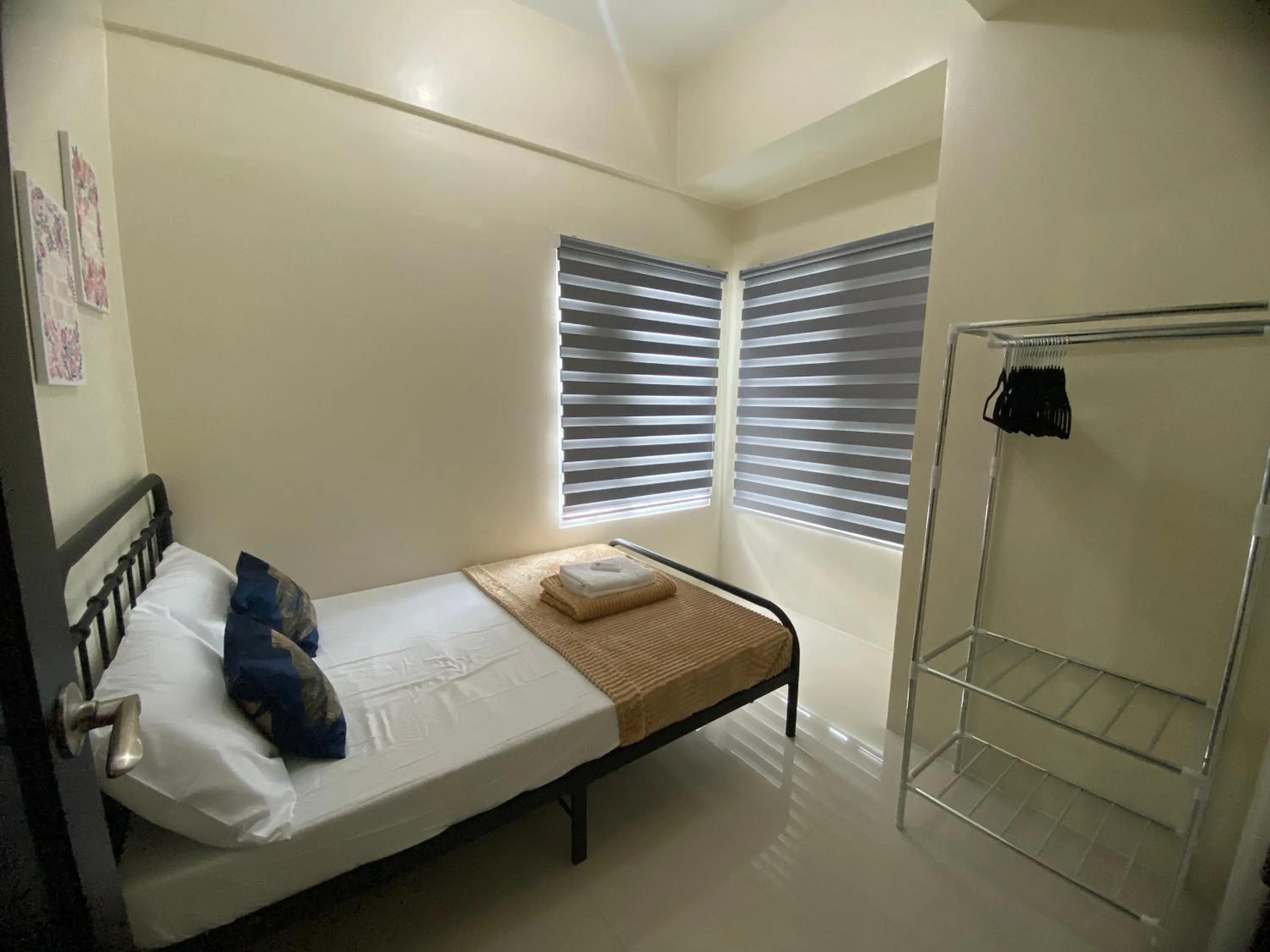 Bedroom, Bed in Cebu One Pavillion Place by P&J