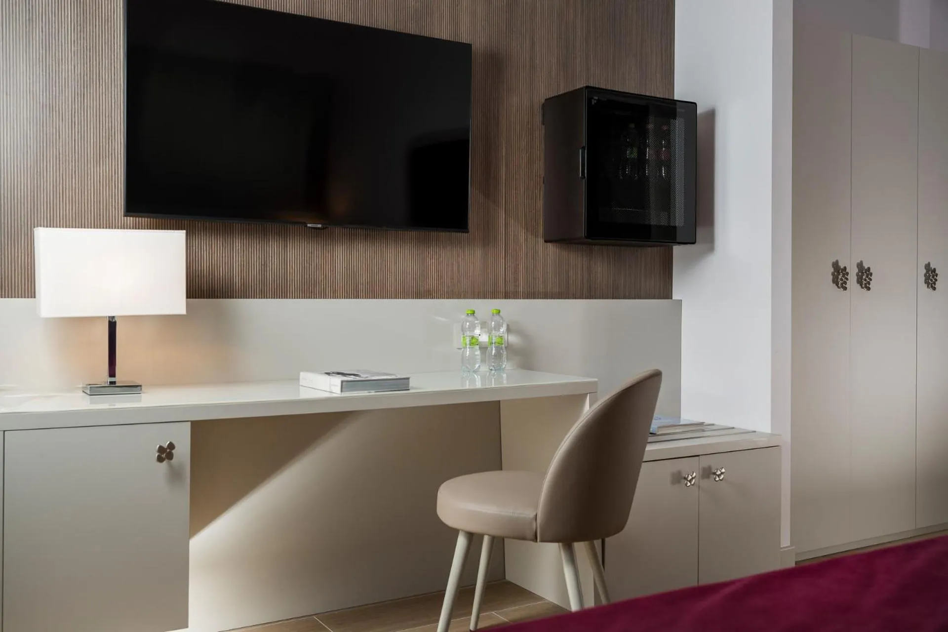 TV and multimedia in Hotel Titano