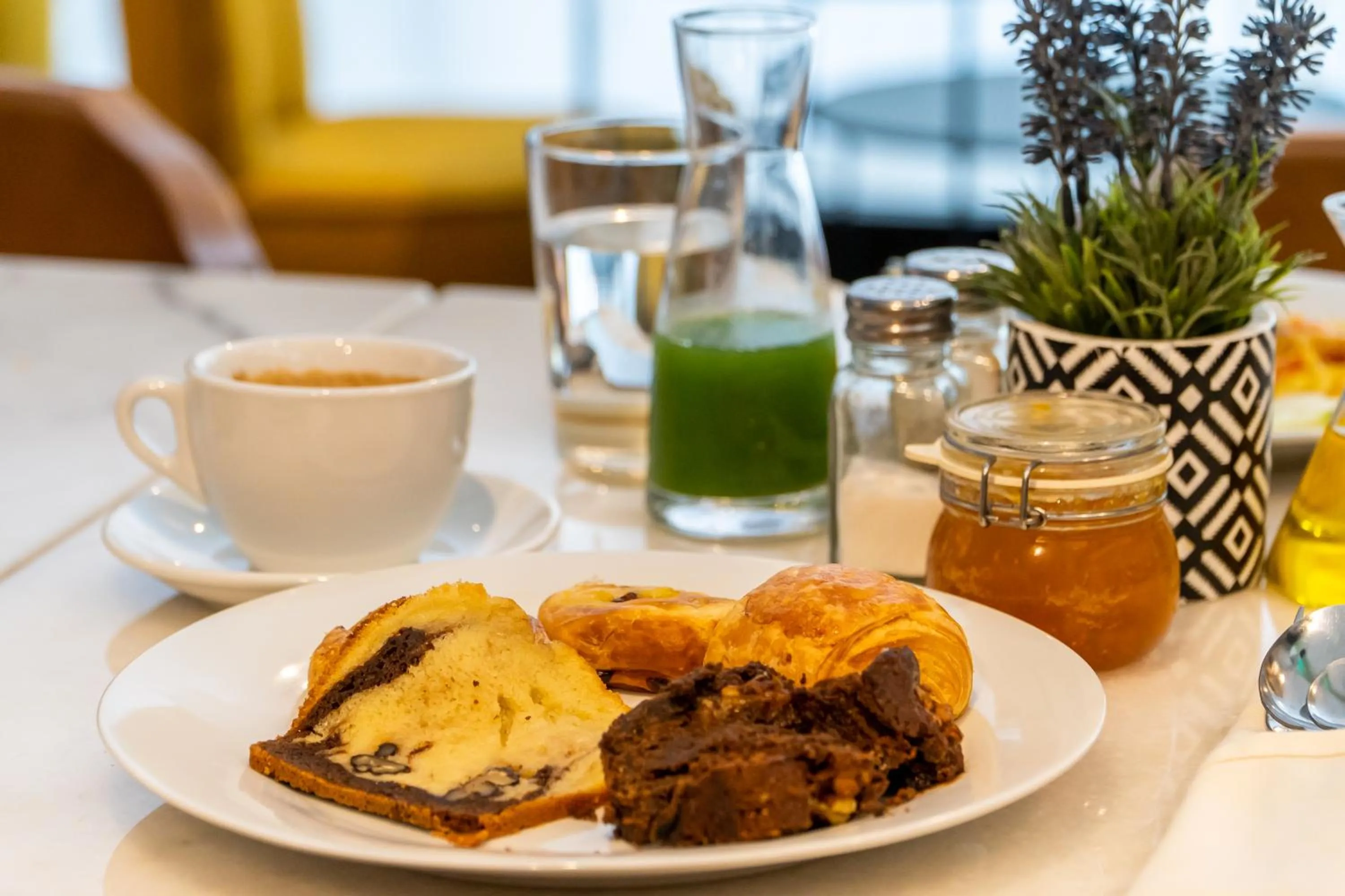 Breakfast in JM Suites Hotel Eco-Friendly Casablanca
