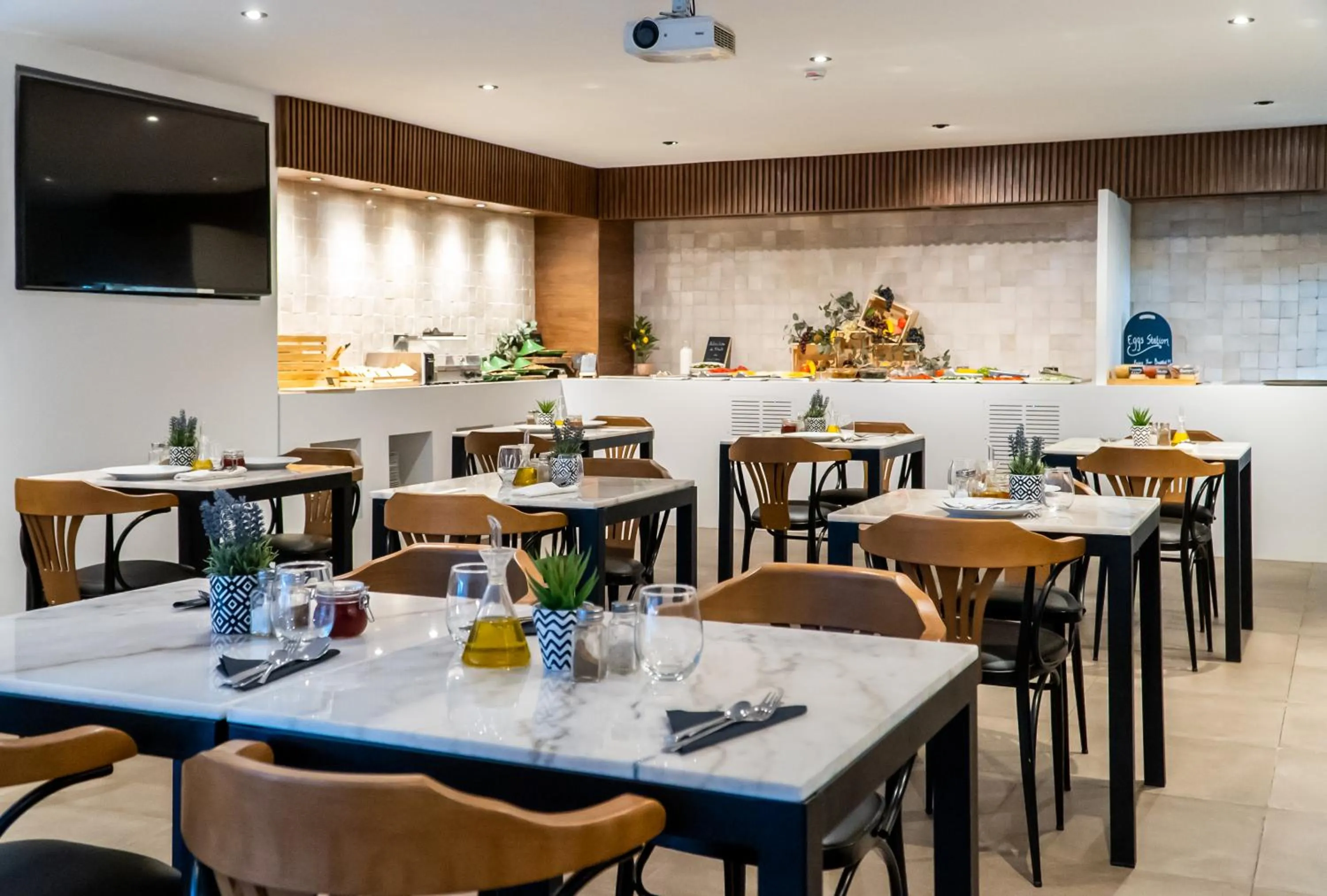 Breakfast in JM Suites Hotel Eco-Friendly Casablanca