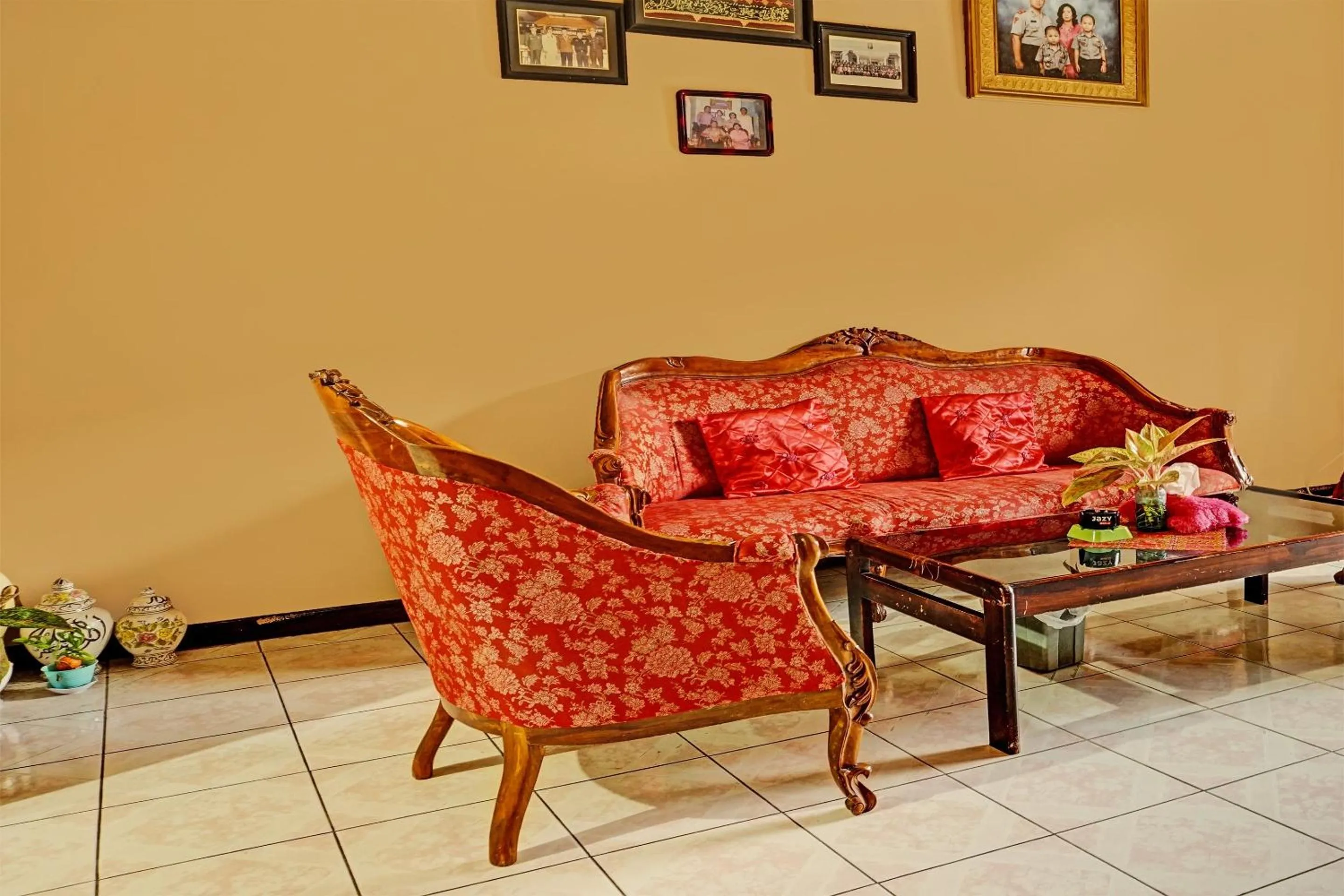 Lobby or reception in Hotel O Homestay Simpang Panji Suroso Syariah