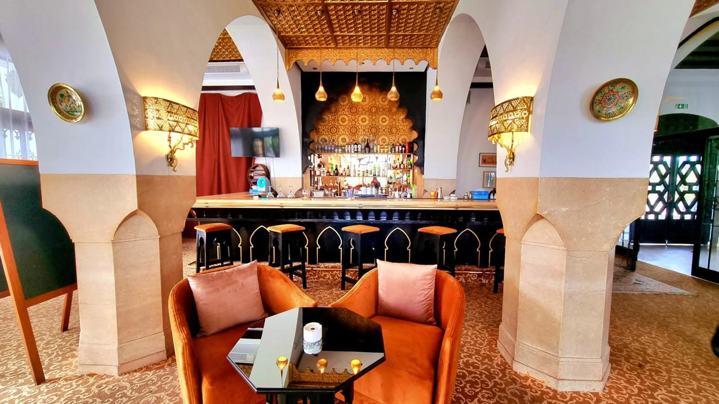 Lounge or bar in El Minzah Hotel